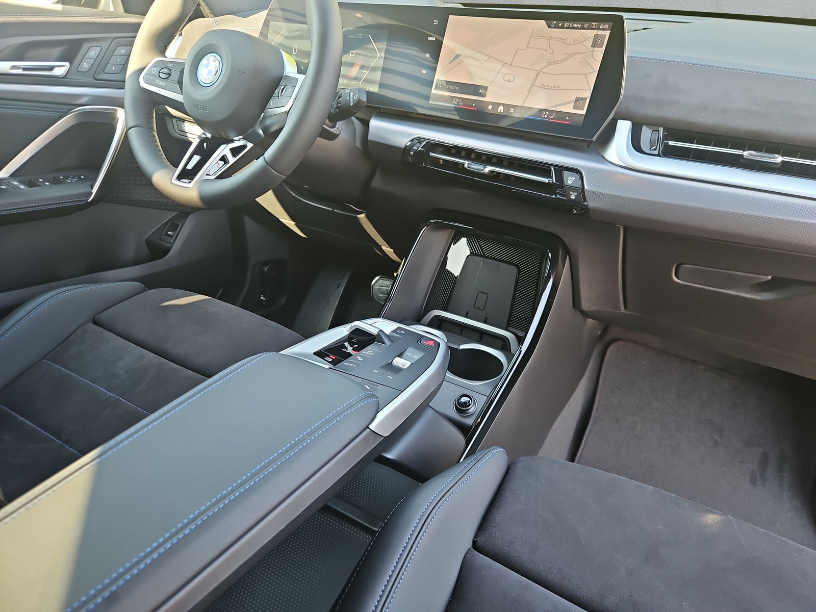 BMW iX1 xDrive 30 Edition M Sport-image-14