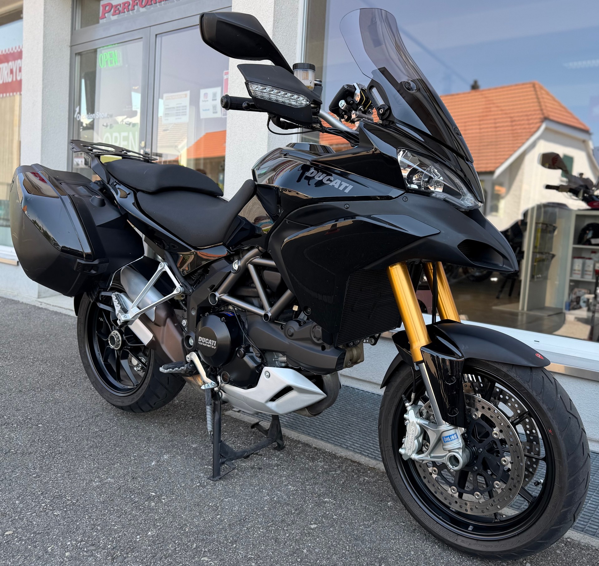 DUCATI Multistrada 1200 S Touring ABS-showroom-element-2
