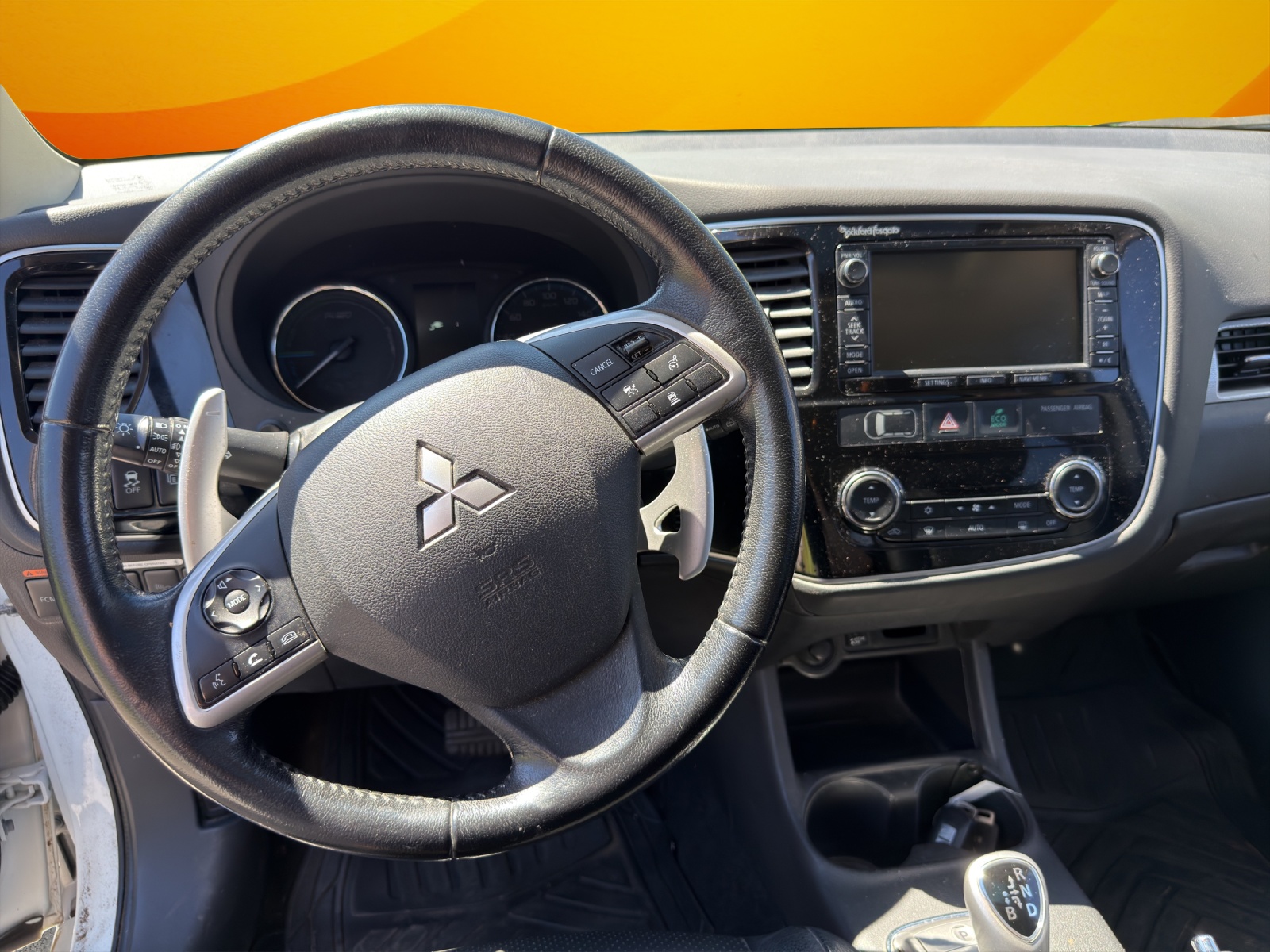 MITSUBISHI Outlander 2.0 PHEV Navigator eAssist-image-8