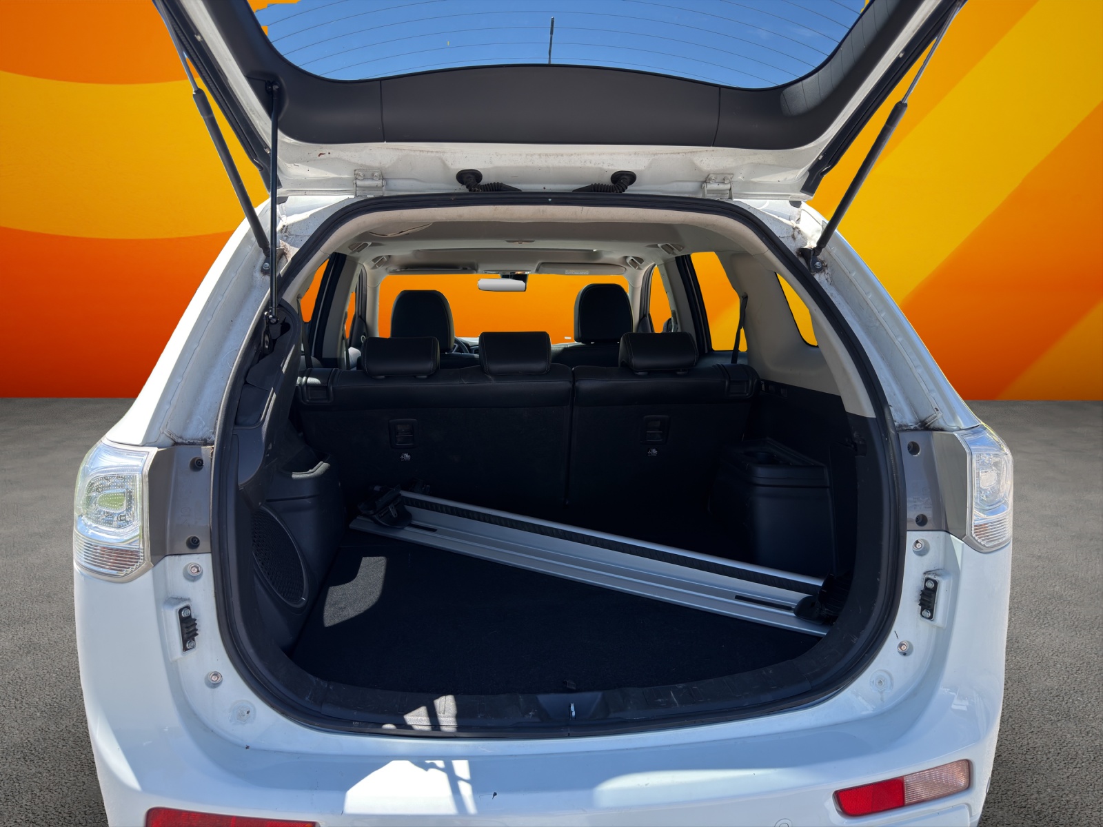 MITSUBISHI Outlander 2.0 PHEV Navigator eAssist-image-11