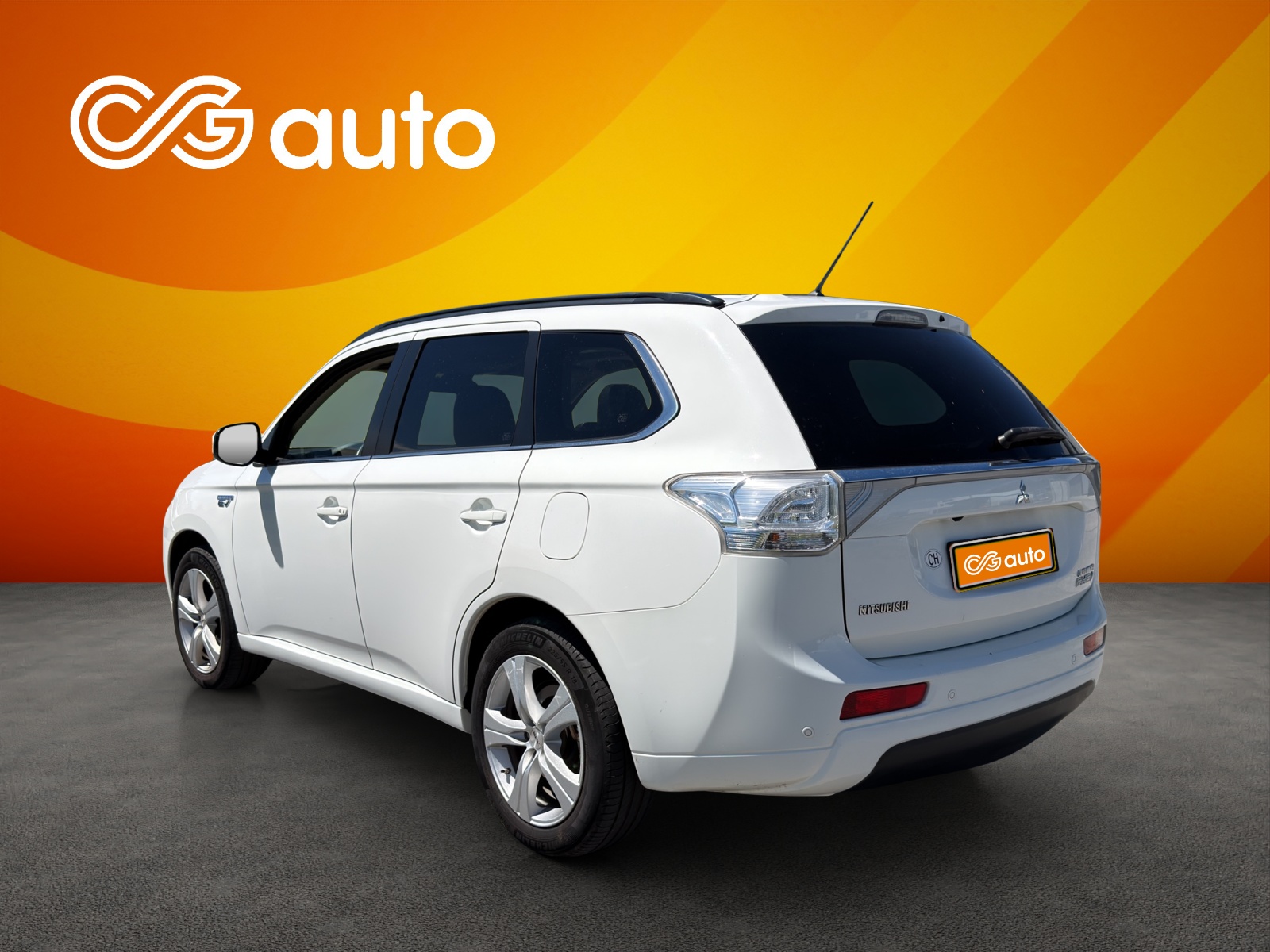 MITSUBISHI Outlander 2.0 PHEV Navigator eAssist-image-5