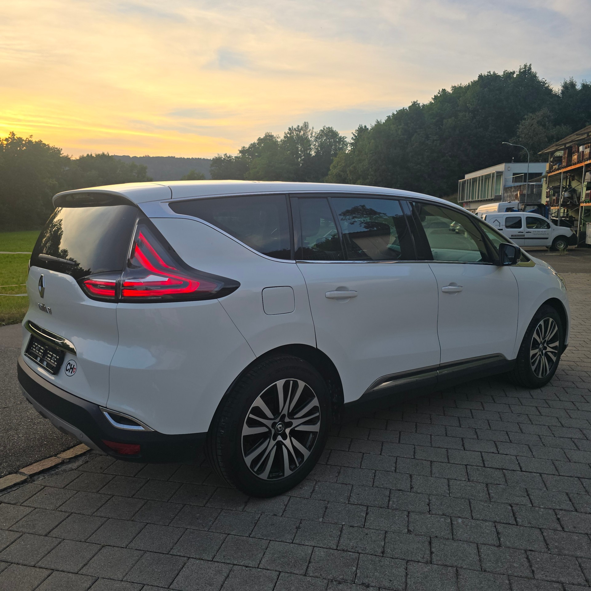 RENAULT Espace 1.6 TCe Initiale EDC-image-3