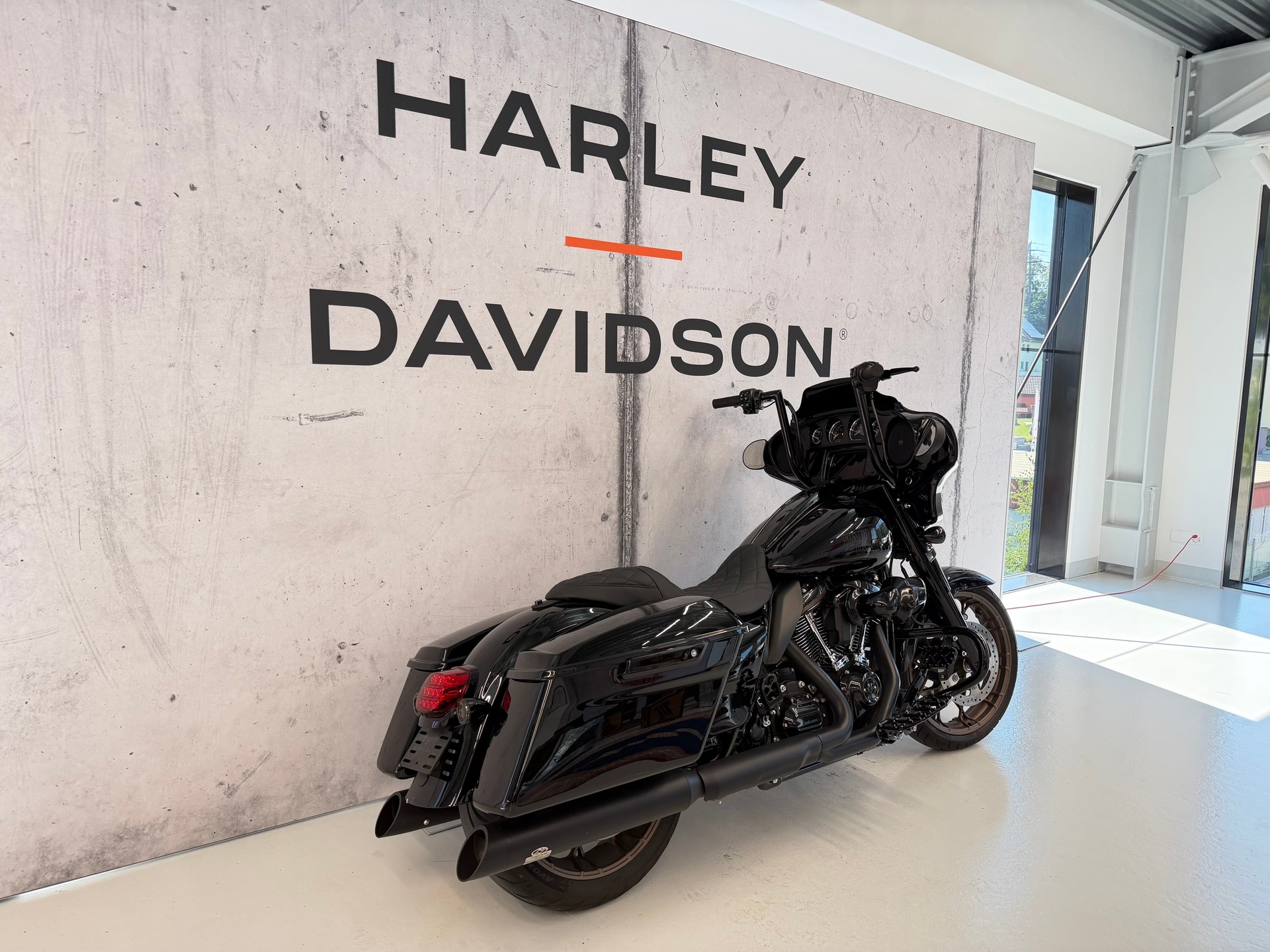HARLEY-DAVIDSON FLHXST Street Glide ST 117-showroom-element-2