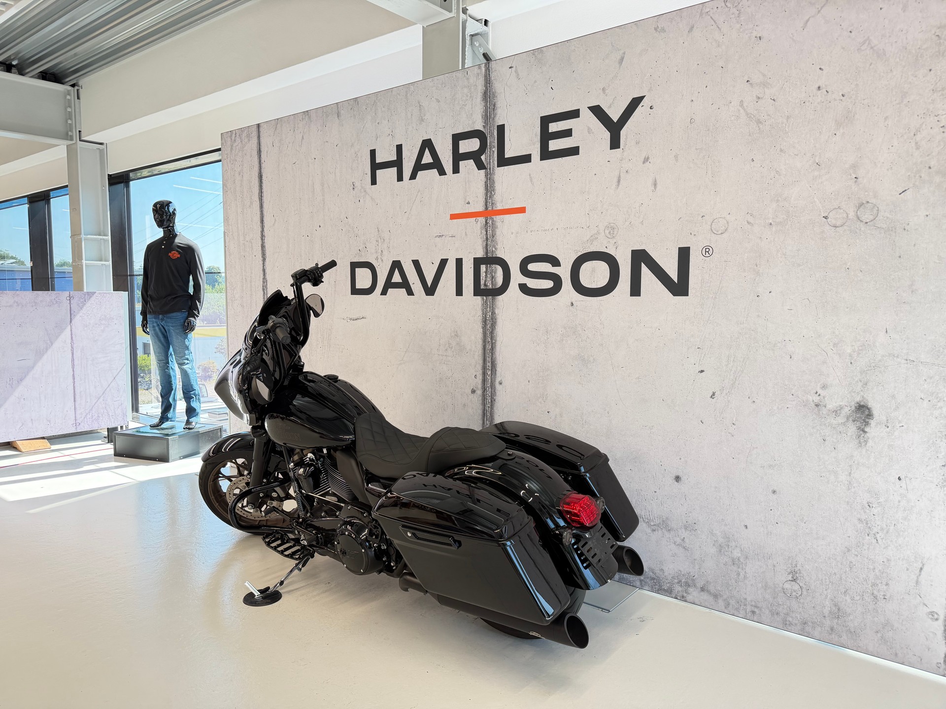 HARLEY-DAVIDSON FLHXST Street Glide ST 117-image-5