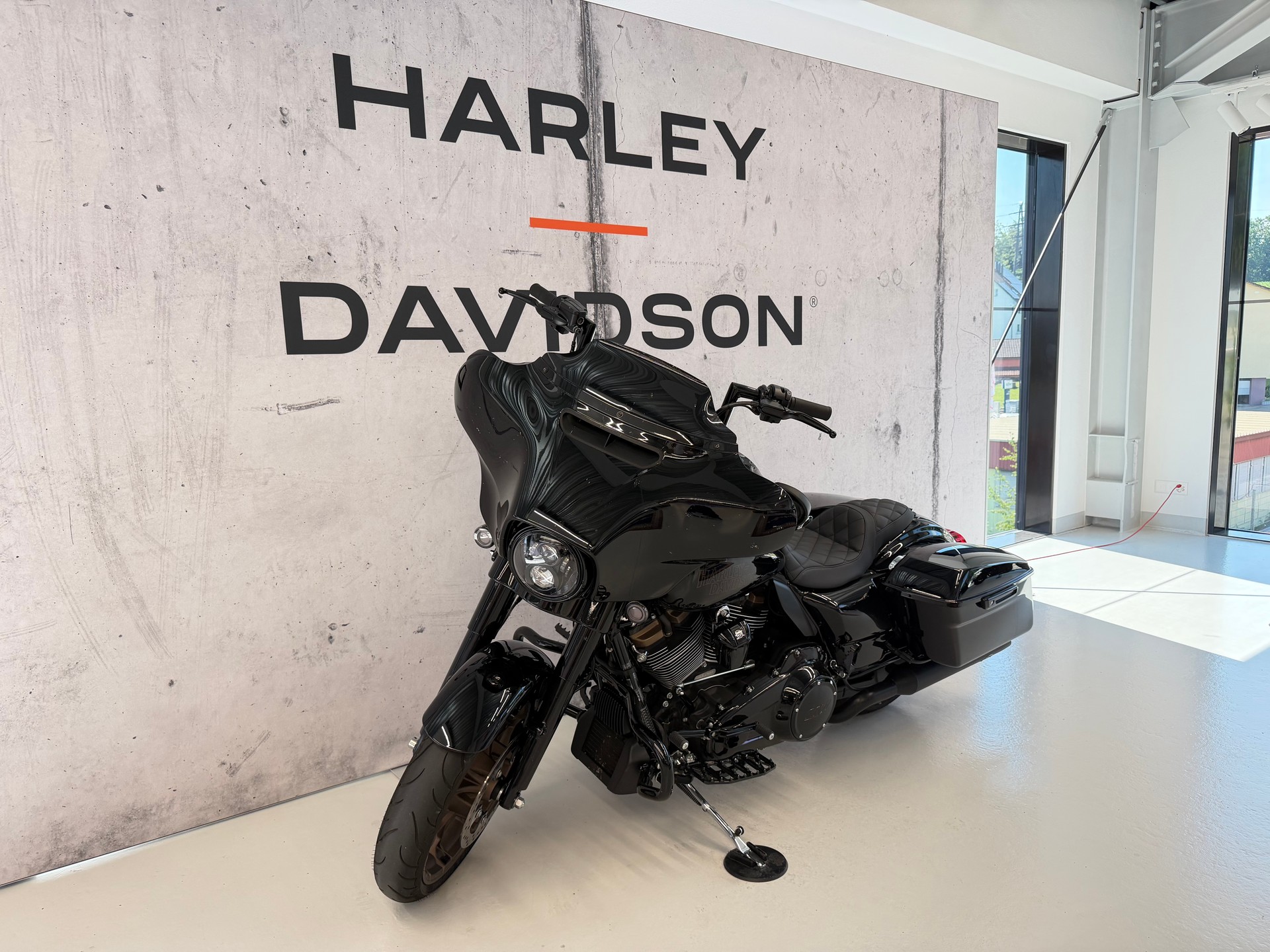 HARLEY-DAVIDSON FLHXST Street Glide ST 117-image-4
