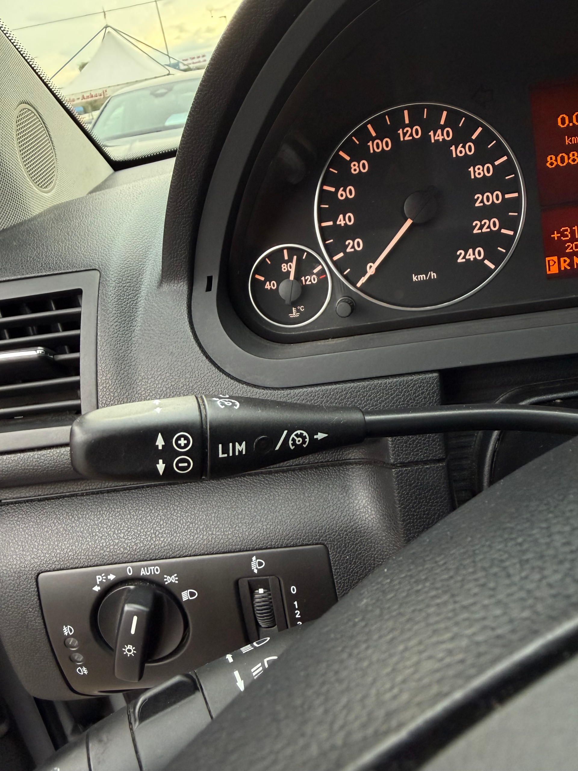 MERCEDES-BENZ A 180 Avantgarde Selection Autotronic-image-20