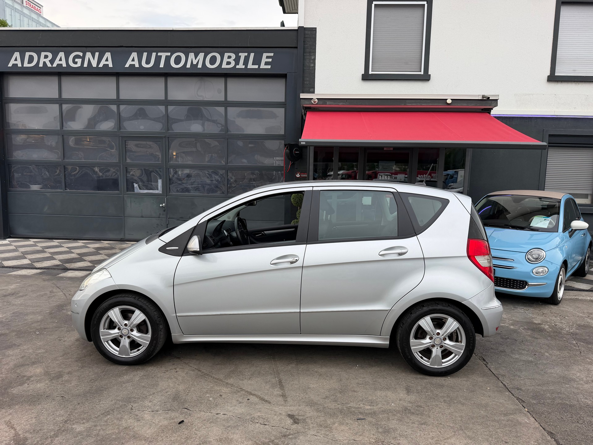 MERCEDES-BENZ A 180 Avantgarde Selection Autotronic-image-4