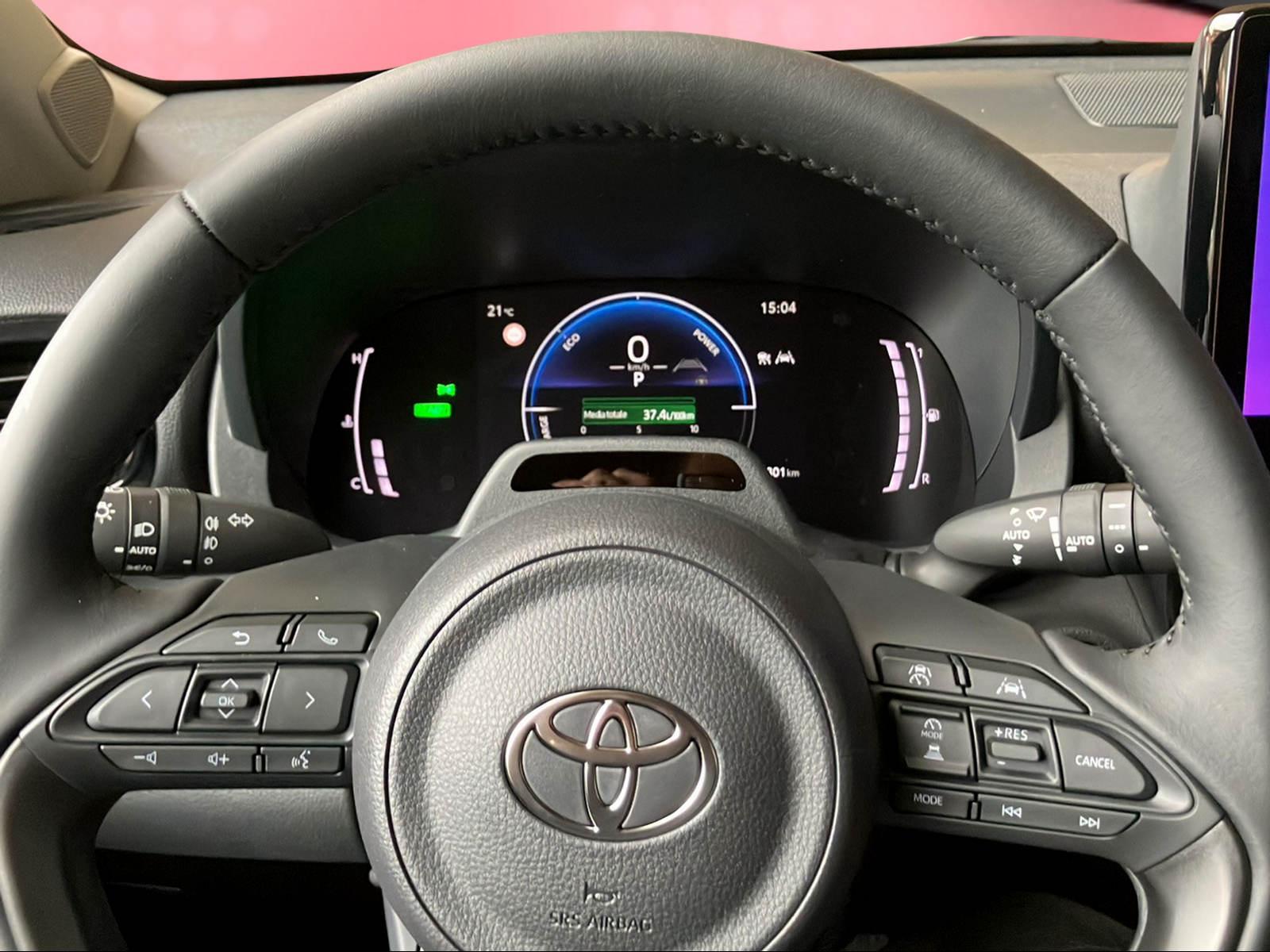 TOYOTA Yaris 1.5 VVT-i HSD Trend-image-5