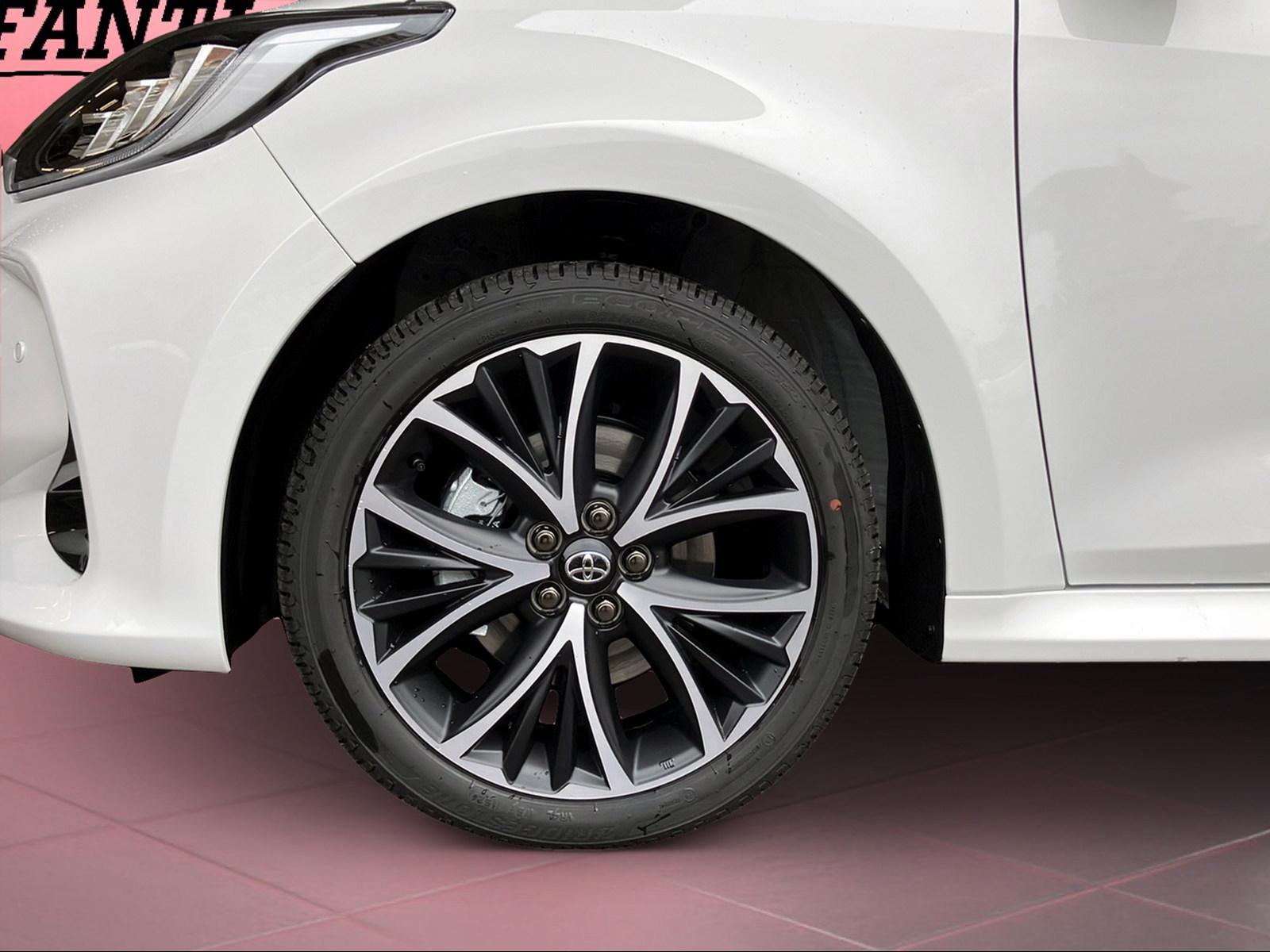 TOYOTA Yaris 1.5 VVT-i HSD Trend-image-2