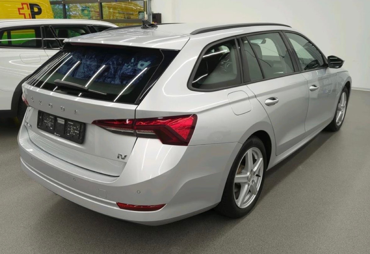 SKODA Octavia Combi 1.4 TSI Plug-In-Hybrid DSG Style ** Frisch ab MFK und Service ** 1. Hand **-image-1