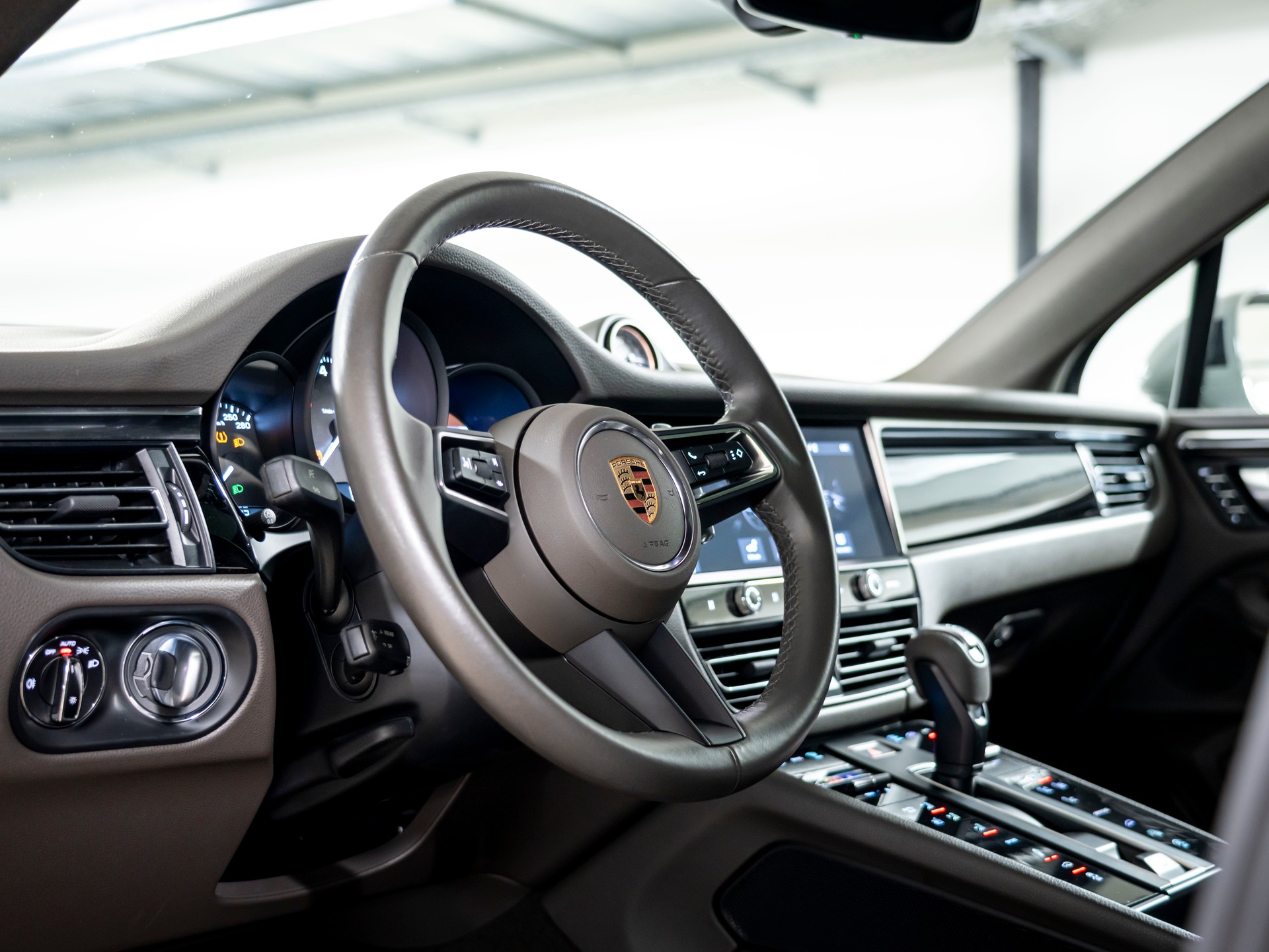 PORSCHE Macan S PDK-image-17