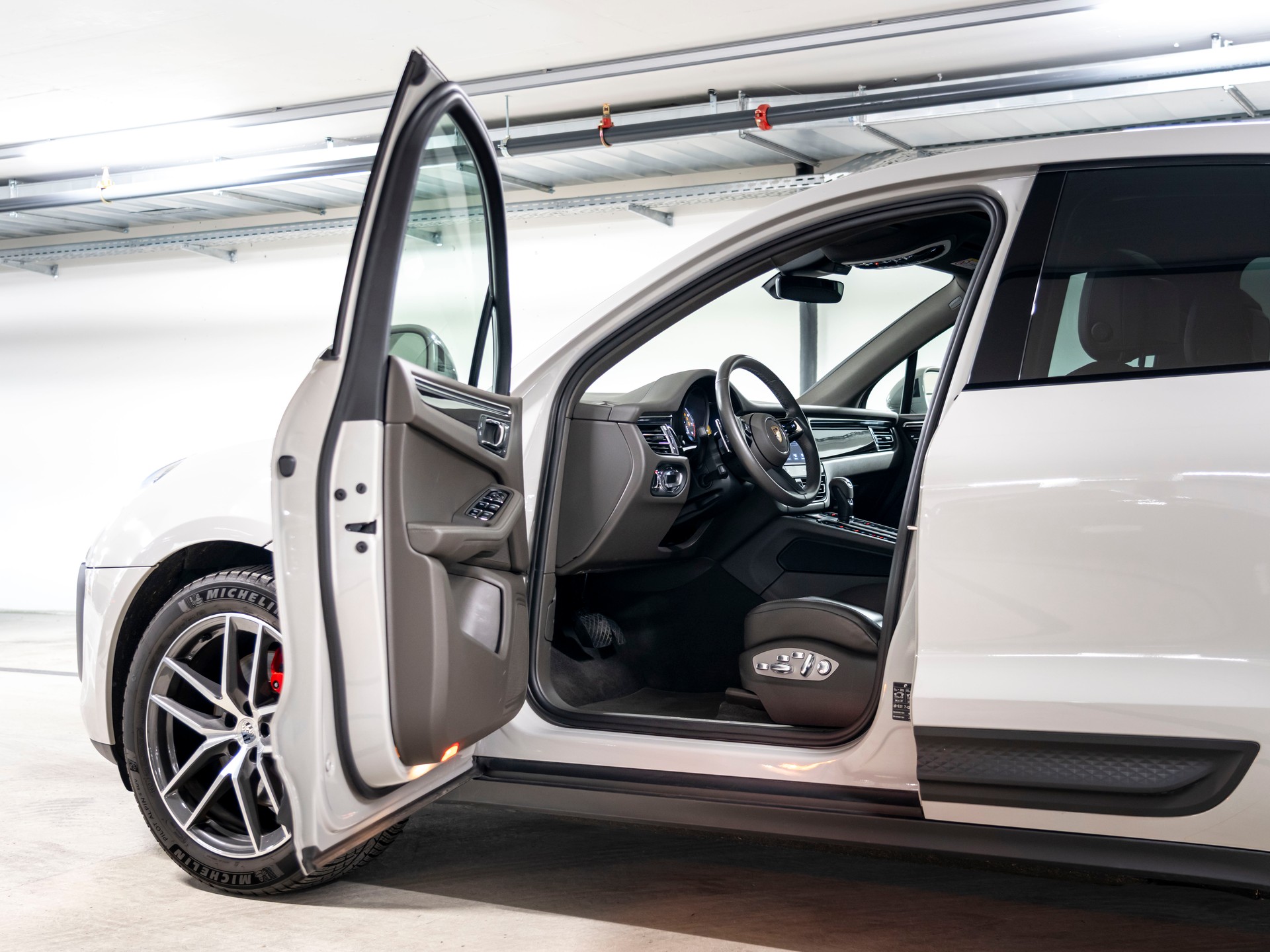 PORSCHE Macan S PDK-image-12