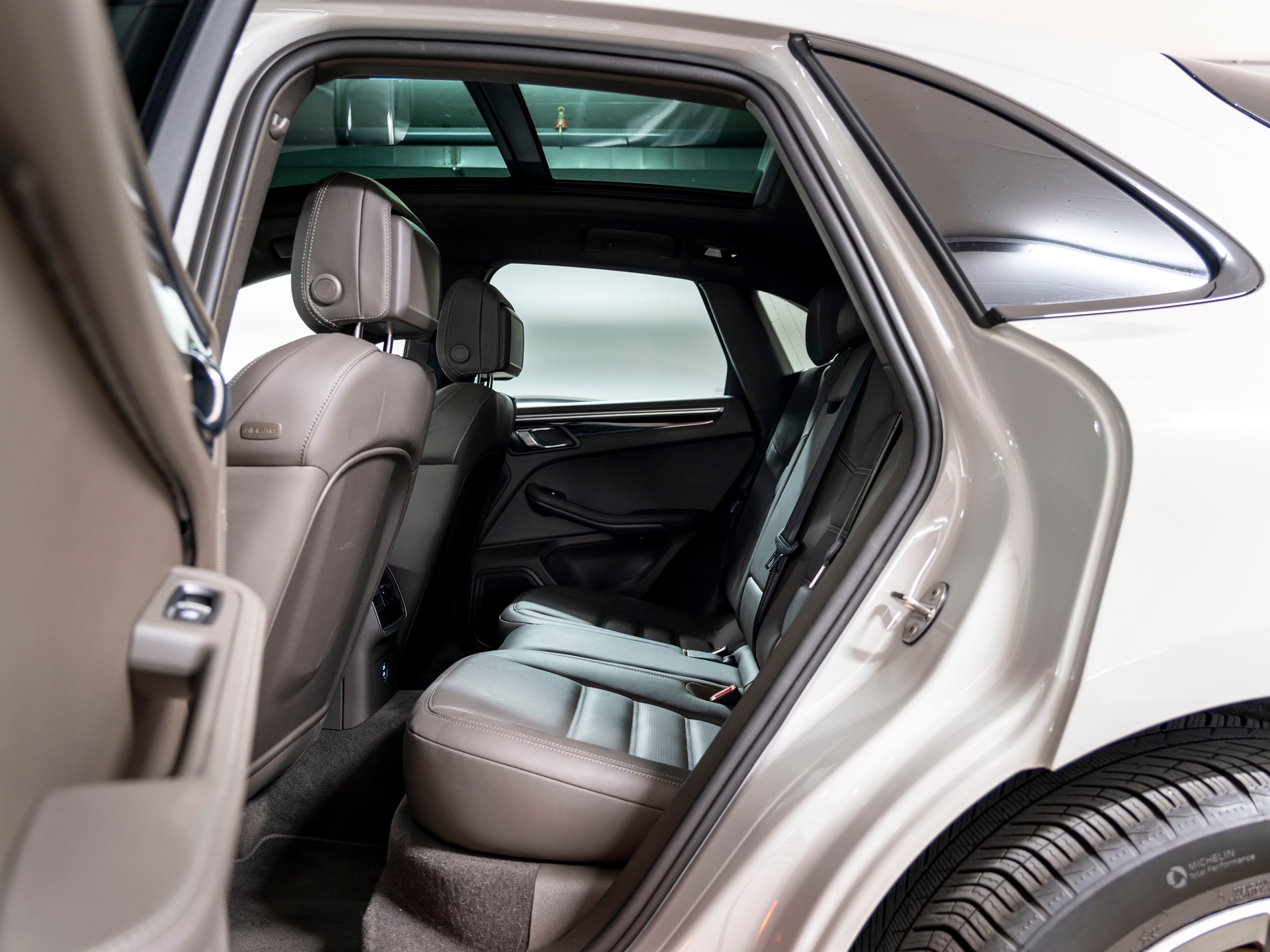 PORSCHE Macan S PDK-image-23