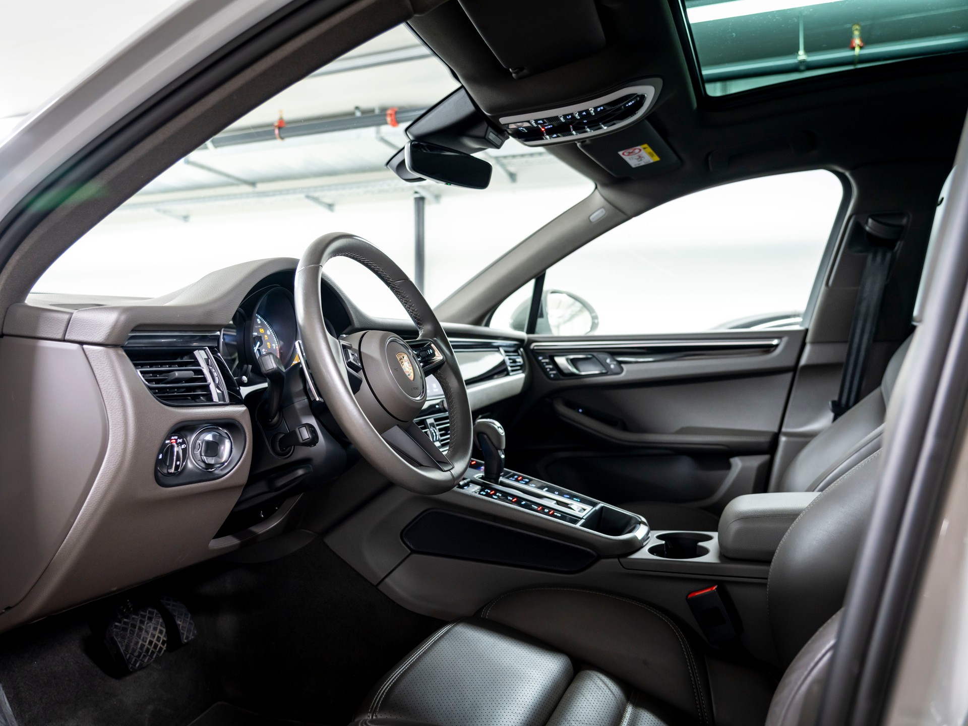 PORSCHE Macan S PDK-image-16