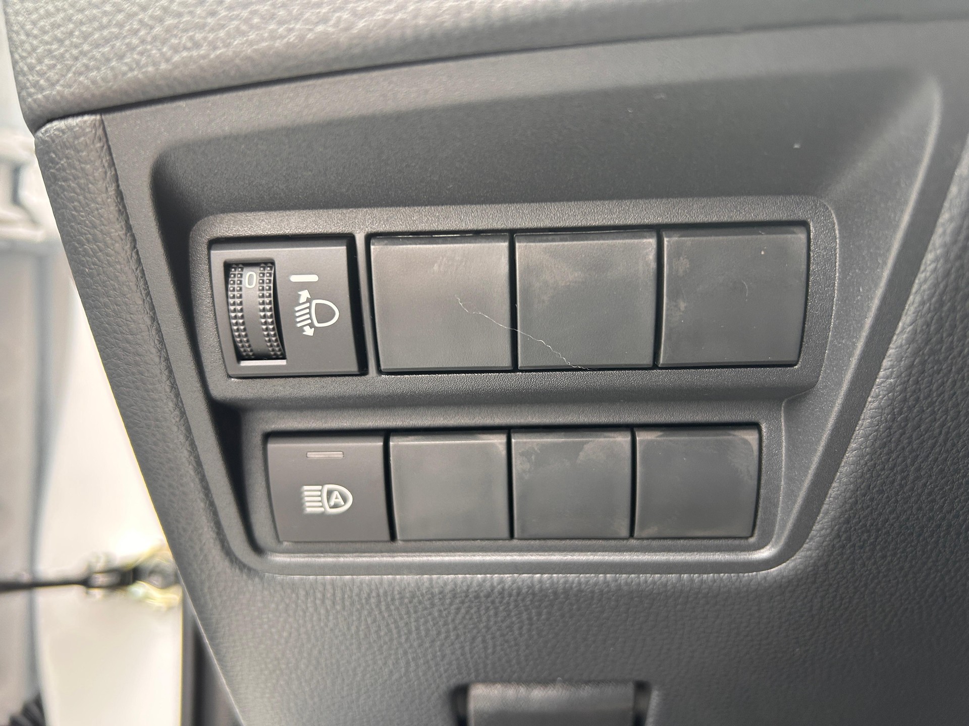 TOYOTA Yaris 1.5 VVT-i HSD Comfort-image-14