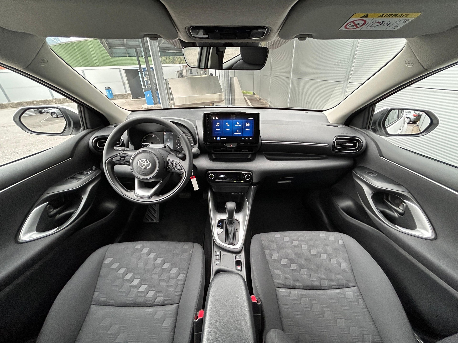 TOYOTA Yaris 1.5 VVT-i HSD Comfort-image-5