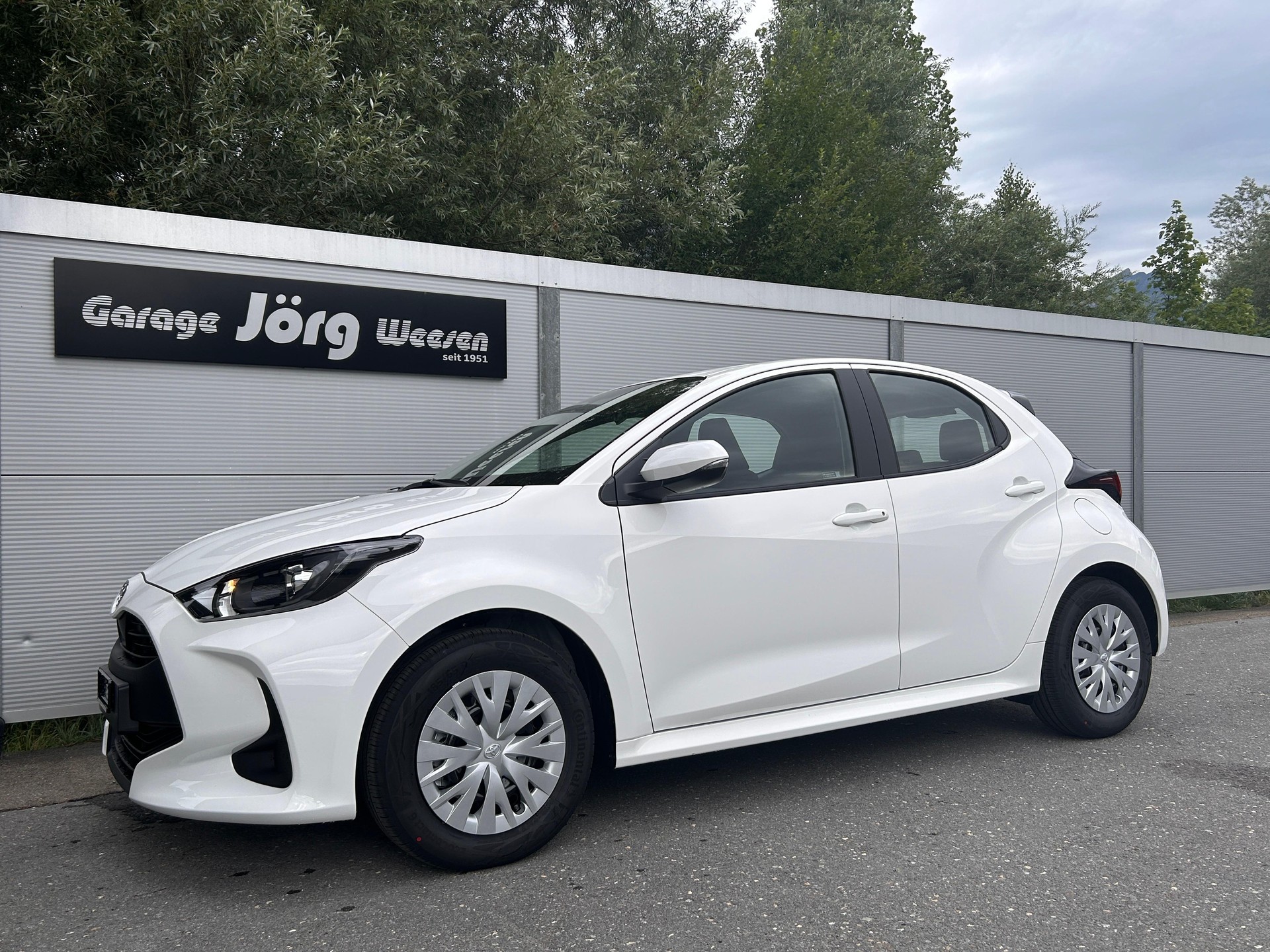 TOYOTA Yaris 1.5 VVT-i HSD Comfort-image-0