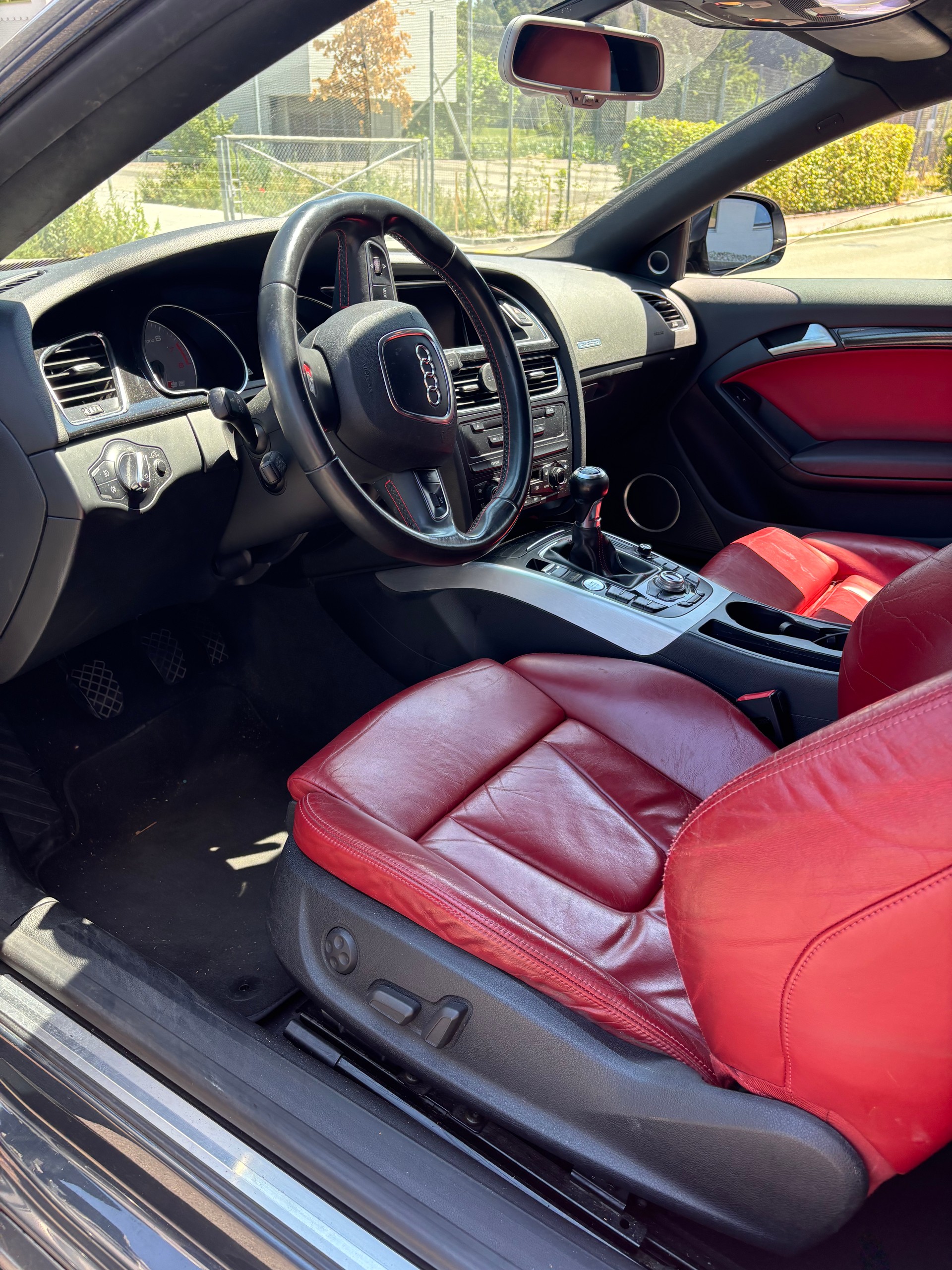 AUDI 4.2 V8 FSI quattro-image-3