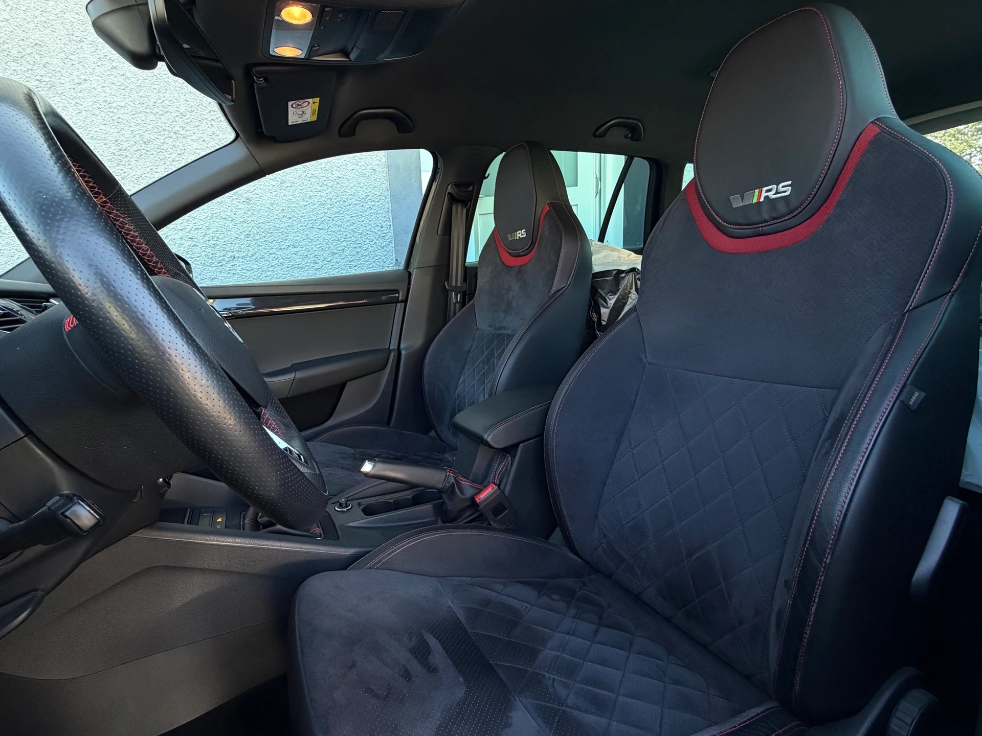 SKODA Octavia Combi 2.0 TSI RS-image-12