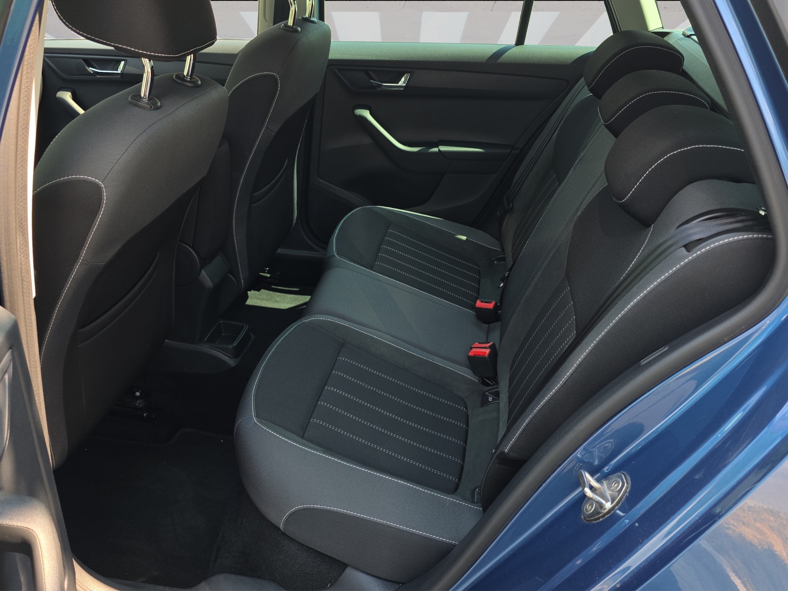 SKODA Fabia Combi 1.0 TSI Style-image-8