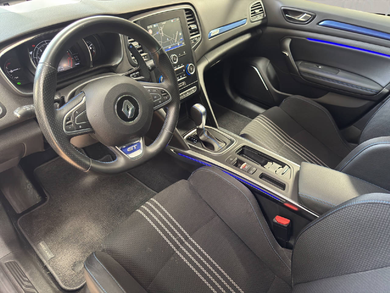 RENAULT Mégane Grandtour 1.6 TCe 205PS GT *Automat*-image-8