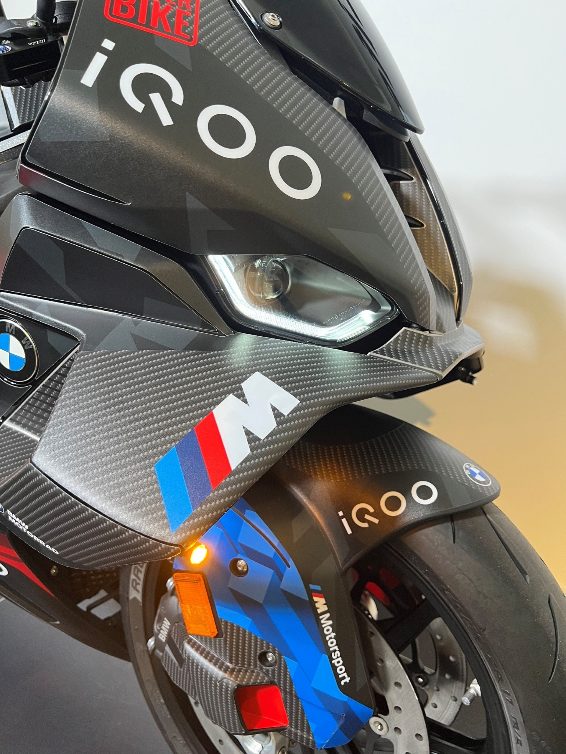 BMW S 1000 RR-showroom-element-3