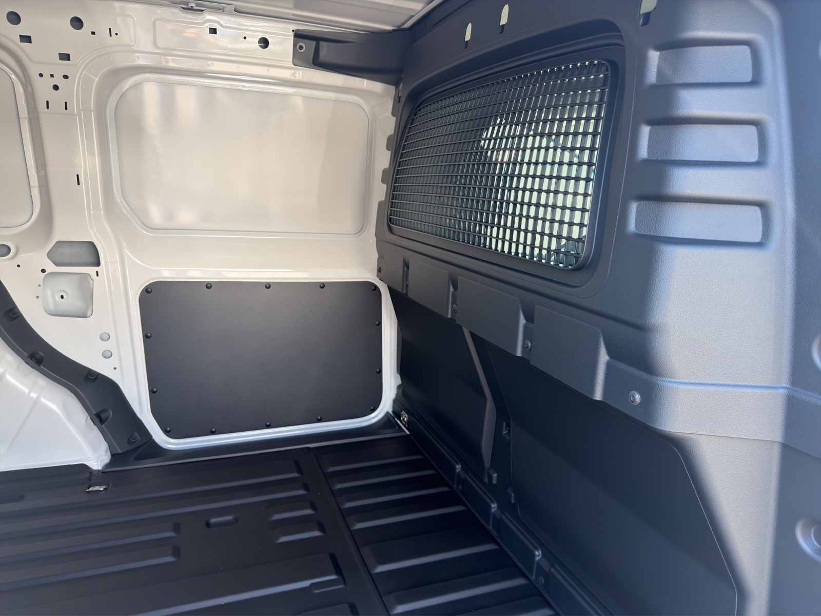 VW Caddy Cargo 2.0TDI Maxi 4Motion-image-11