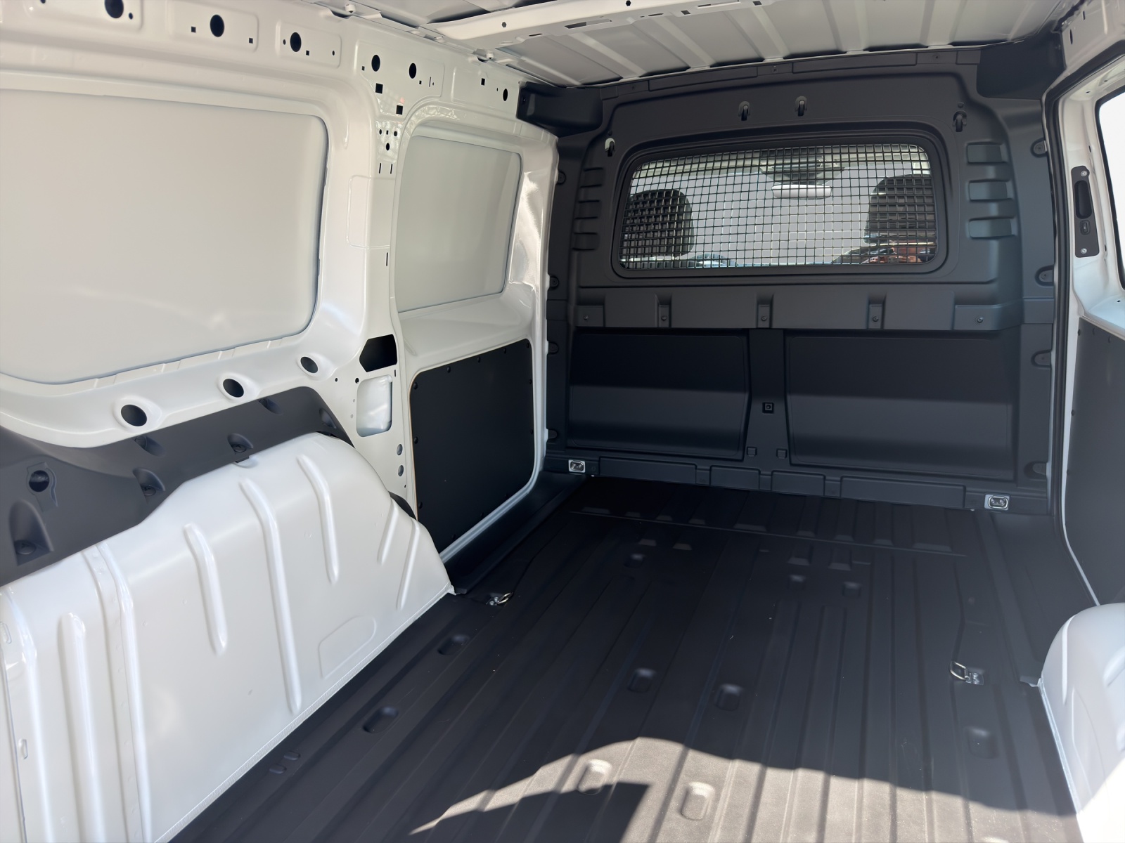 VW Caddy Cargo 2.0TDI Maxi 4Motion-image-14