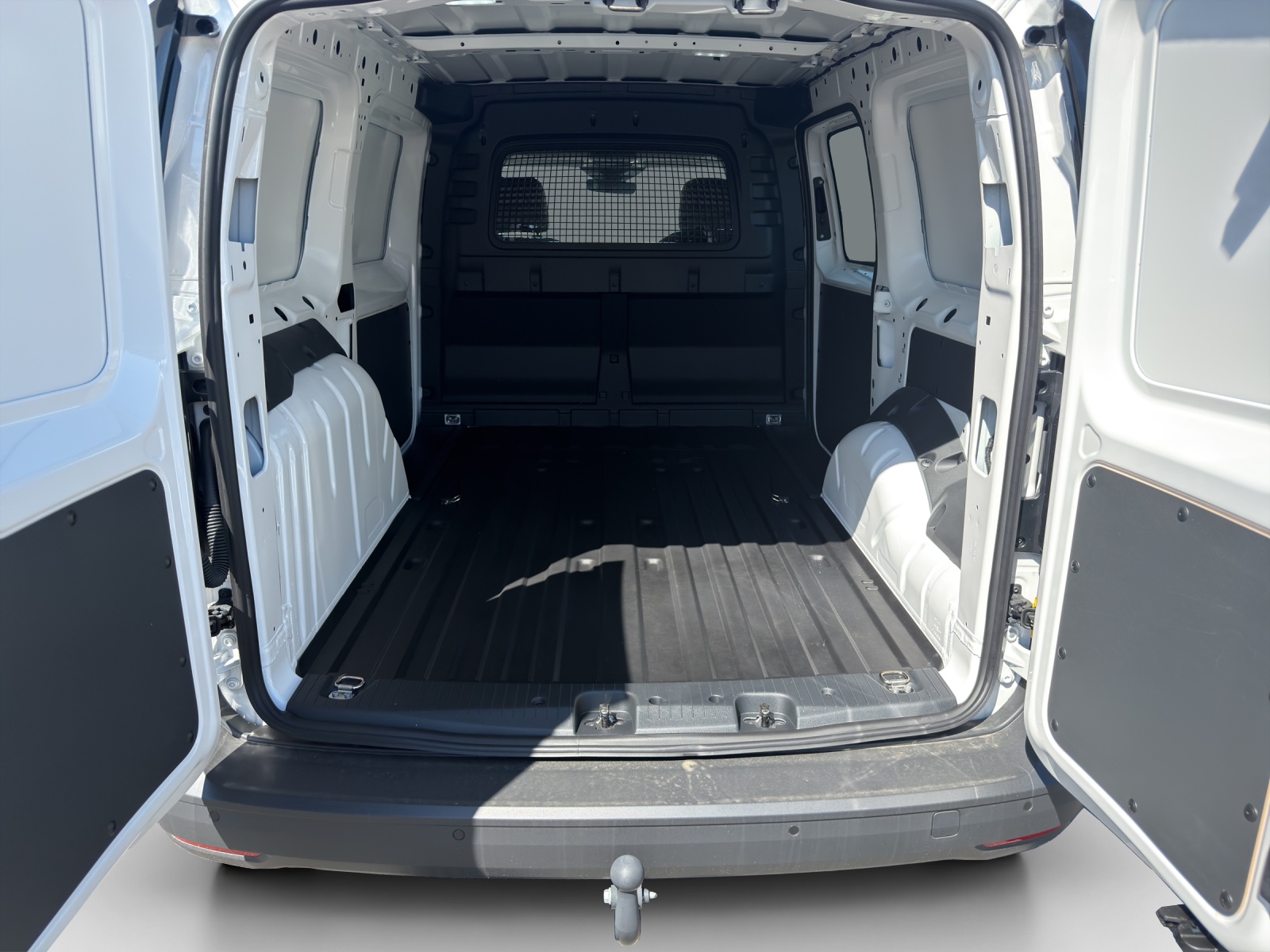 VW Caddy Cargo 2.0TDI Maxi 4Motion-image-12