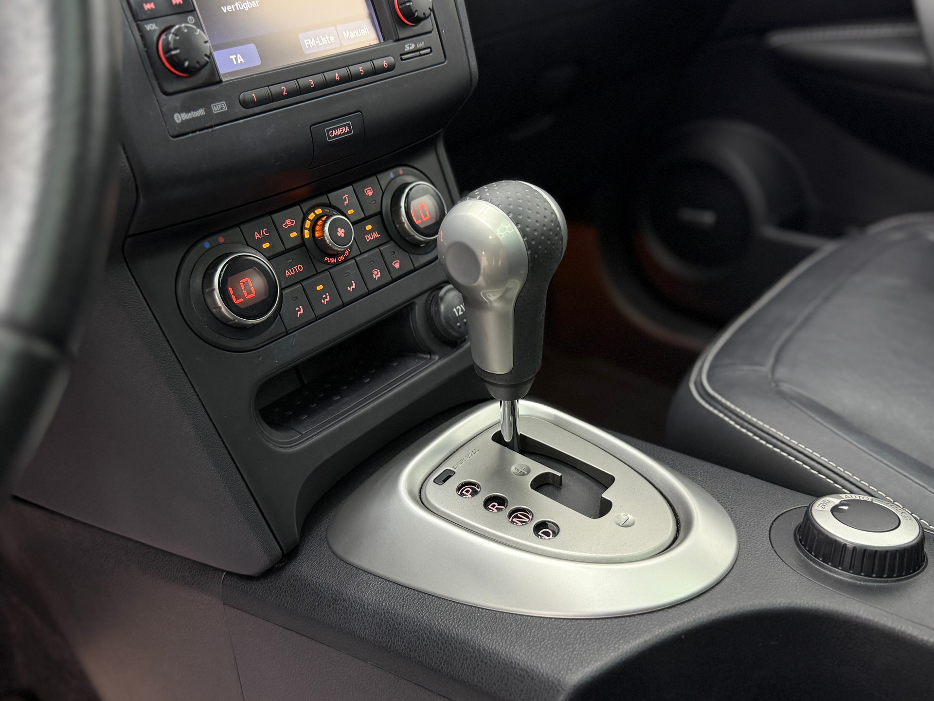 NISSAN Qashqai 2.0 4WD tekna XTronic CVT-image-27