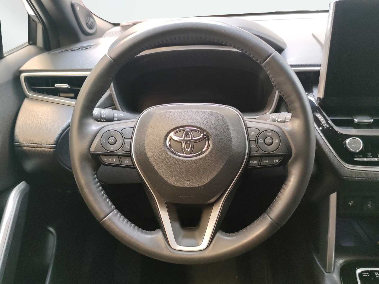 TOYOTA Corolla Cross 2.0 HSD Premium AWD-i-image-12
