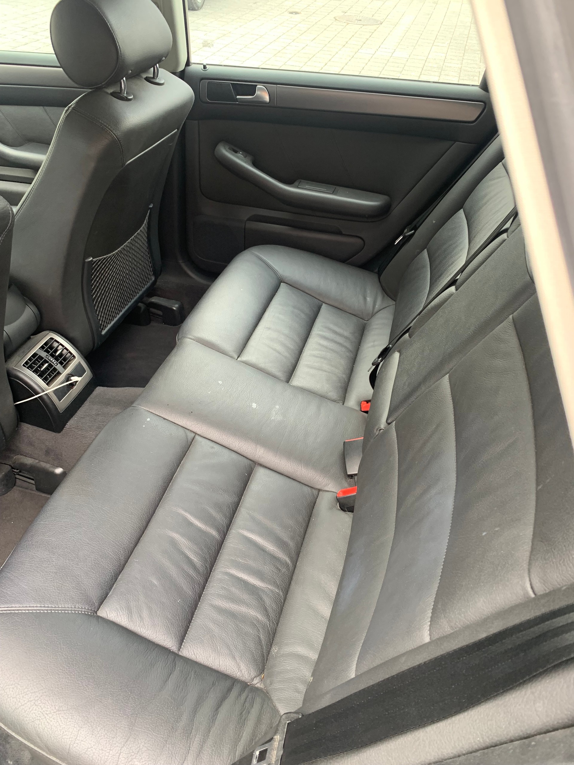 AUDI A6 Avant 2.4-image-6
