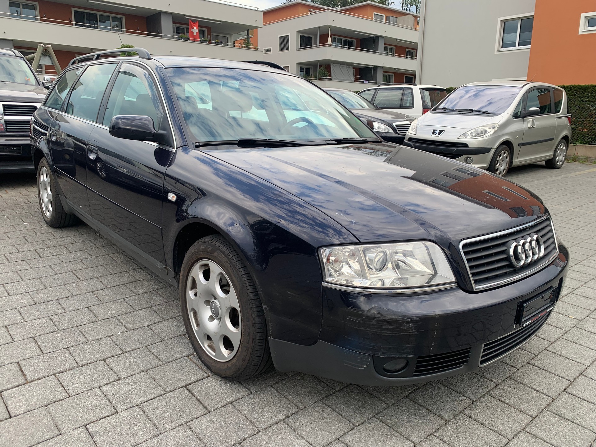 AUDI A6 Avant 2.4-image-1