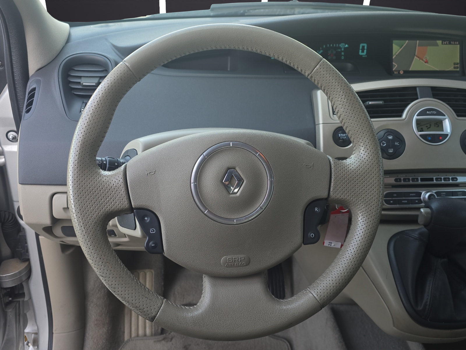 RENAULT Grand Scénic 2.0 16V Privilège-image-10