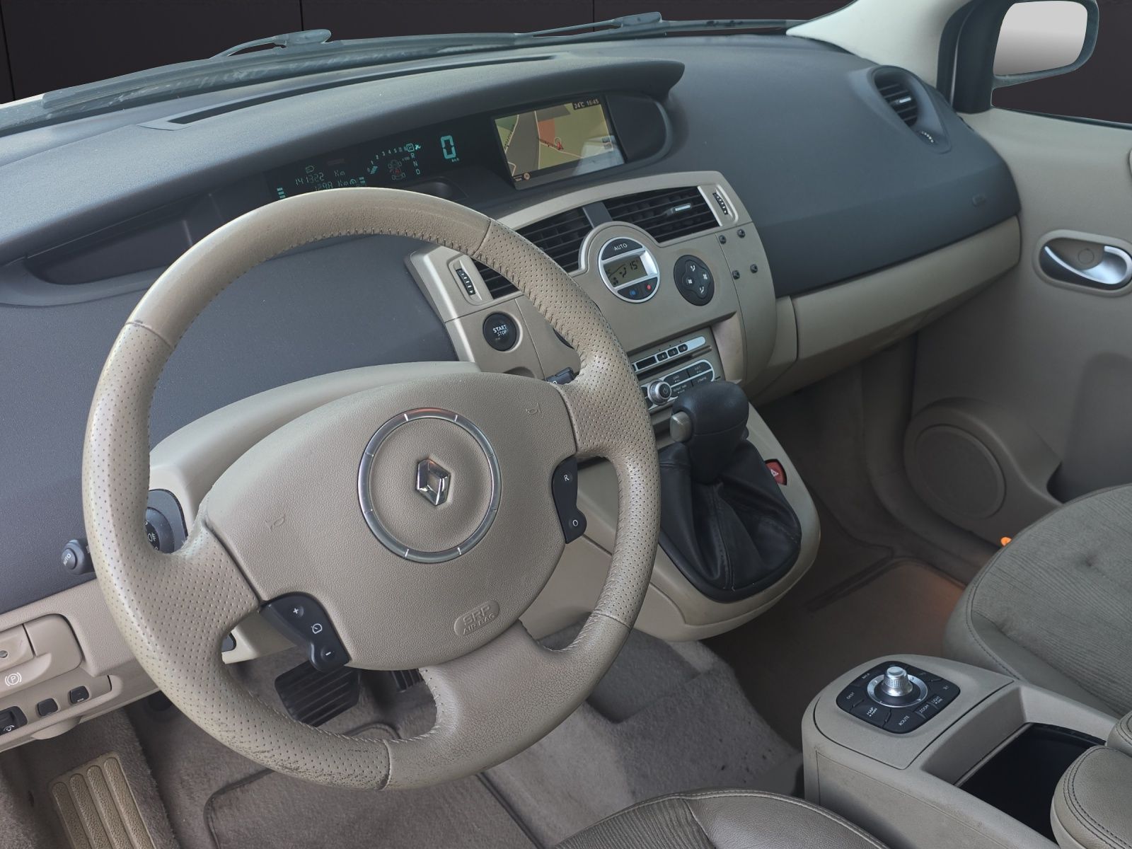 RENAULT Grand Scenic Grand Scénic 2.0 16V Privilège-image-9