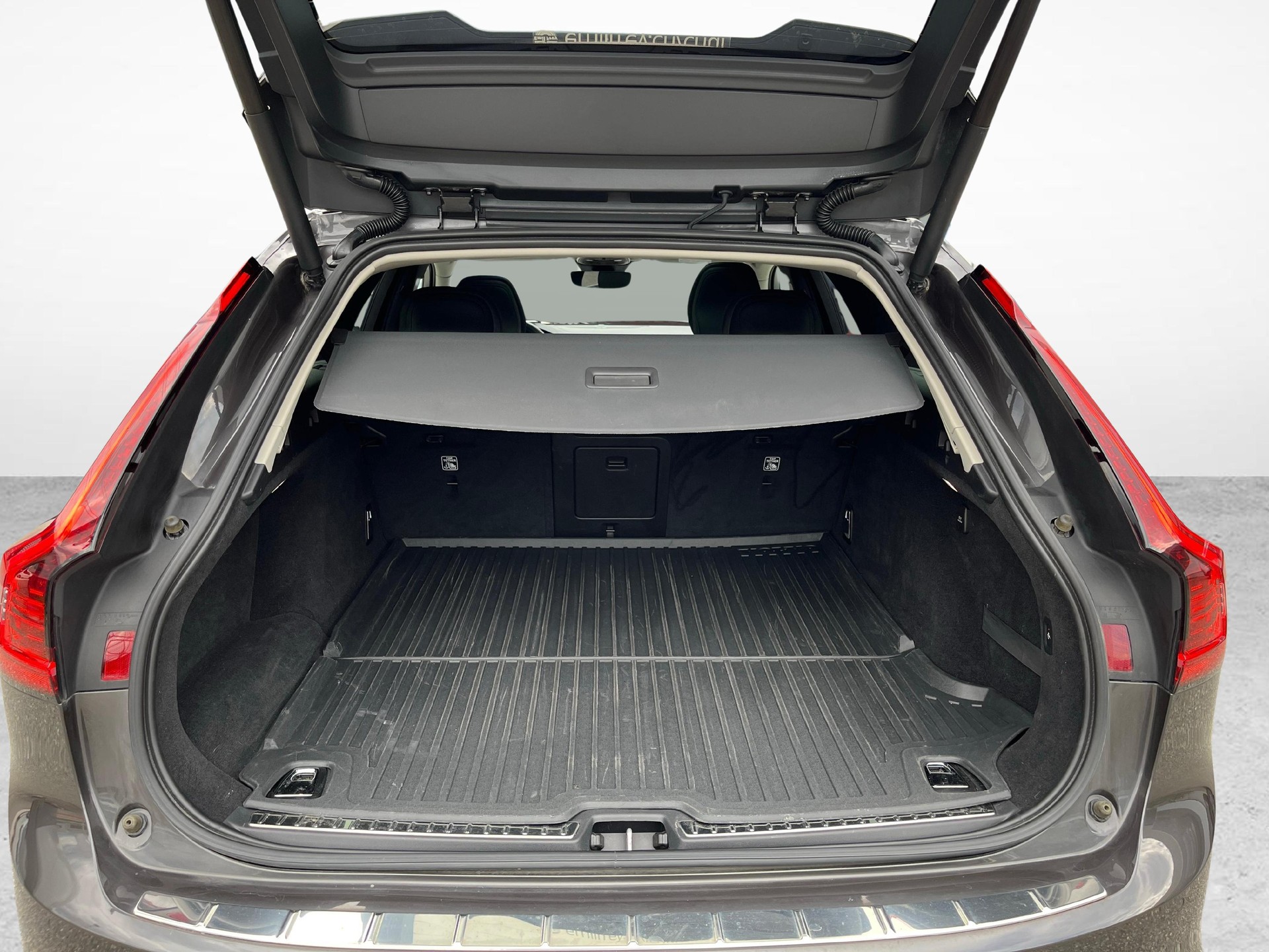 VOLVO V90 2.0 T6 TE Ultimate Bright eAWD-image-11