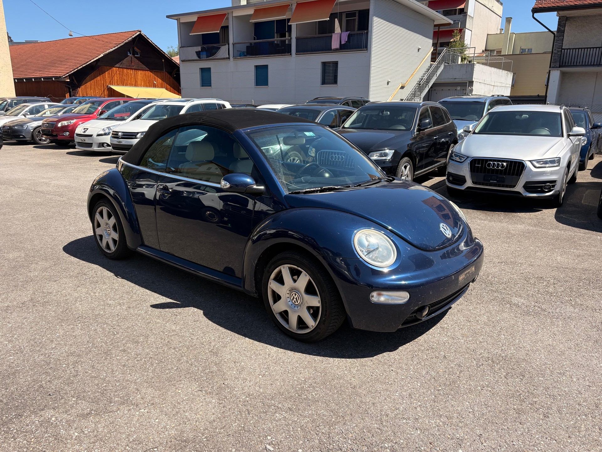 VW Beetle Cabrio 2.0-image-1