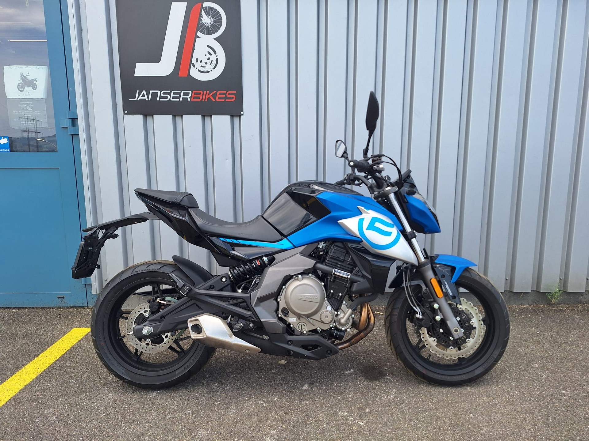 CF MOTO 650 NK