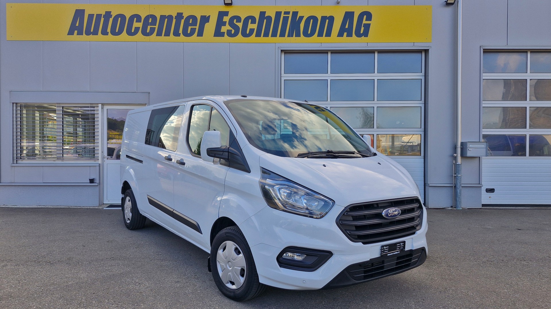 FORD Transit Custom Van 300 L2 2.0 TDCi 105 Trend-image-1