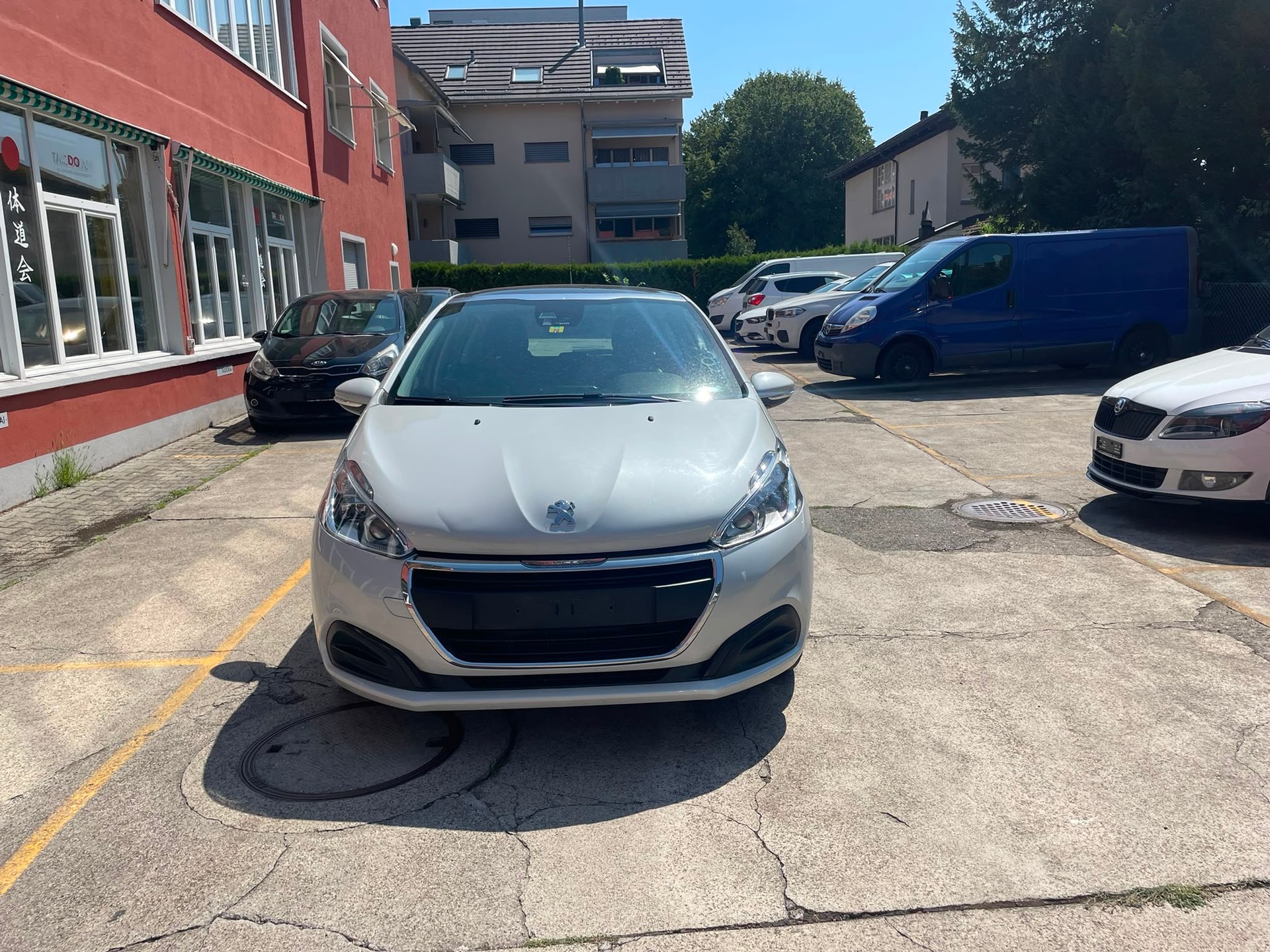 PEUGEOT 208 1.6 BlueHDi Active-image-2