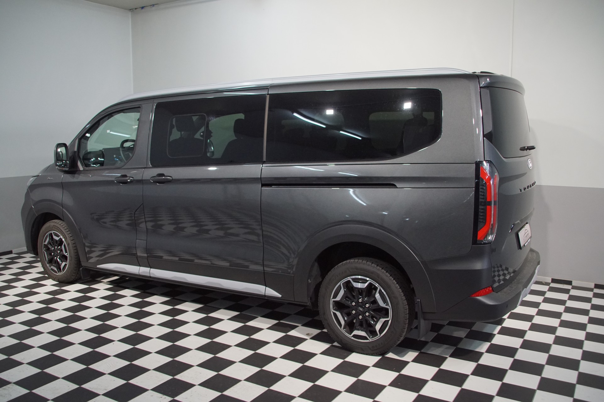 FORD Tourneo Bus 320 L2H1 Active Automat 4x4-image-6