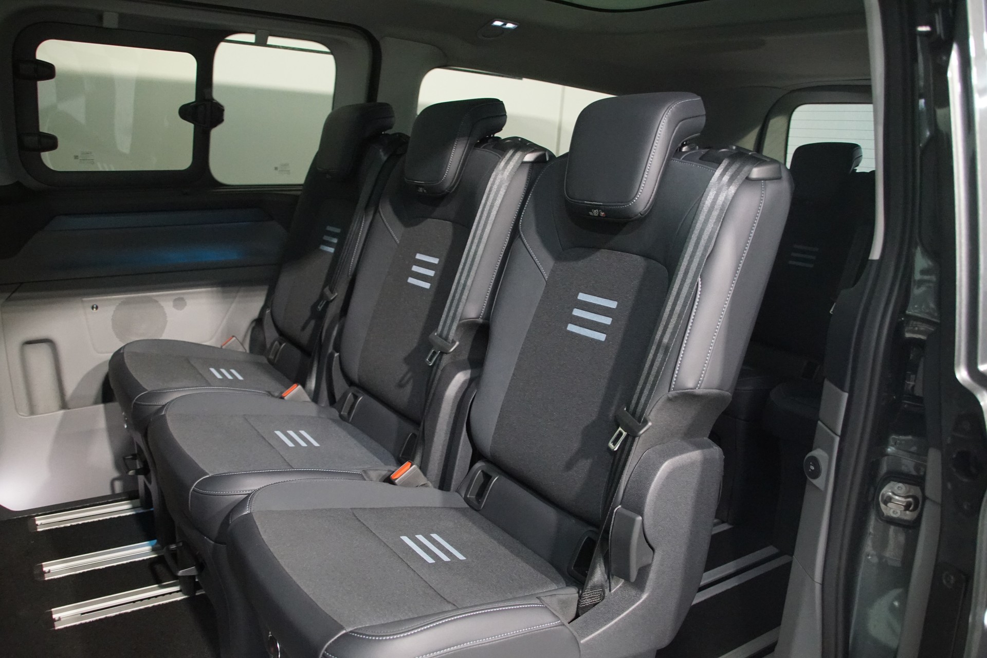 FORD Tourneo Bus 320 L2H1 Active Automat 4x4-image-13