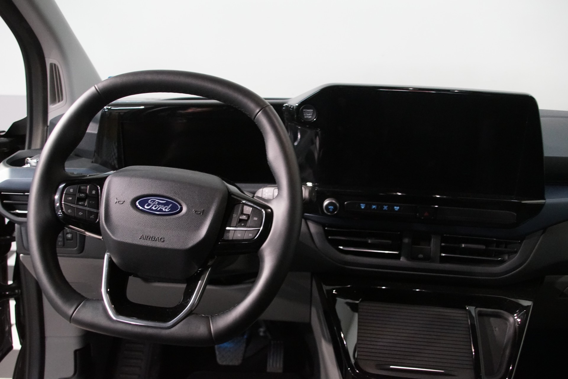 FORD Tourneo Bus 320 L2H1 Active Automat 4x4-image-15