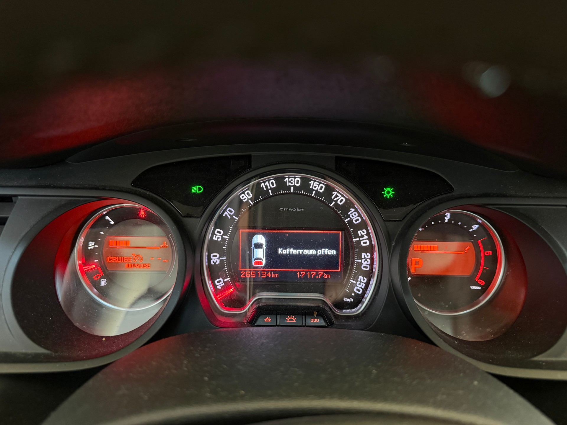 CITROEN C5 Tourer 2.2 HDi Exclusive Automatic-image-11