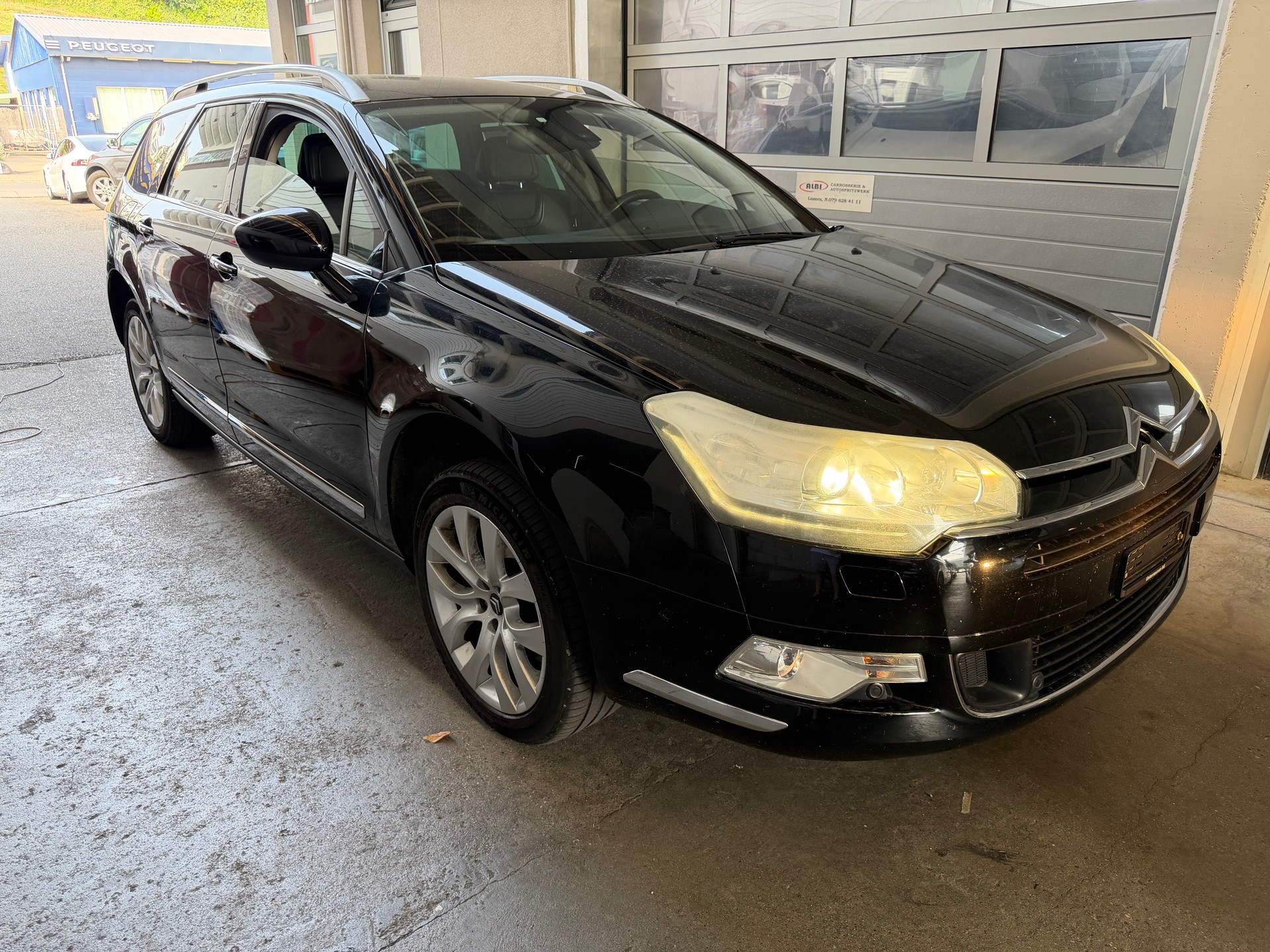 CITROEN C5 Tourer 2.2 HDi Exclusive Automatic-image-1