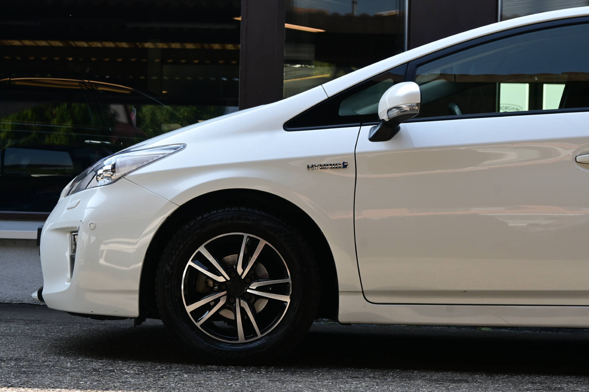 TOYOTA Prius 1.8 VVTi HSD Sol-image-3
