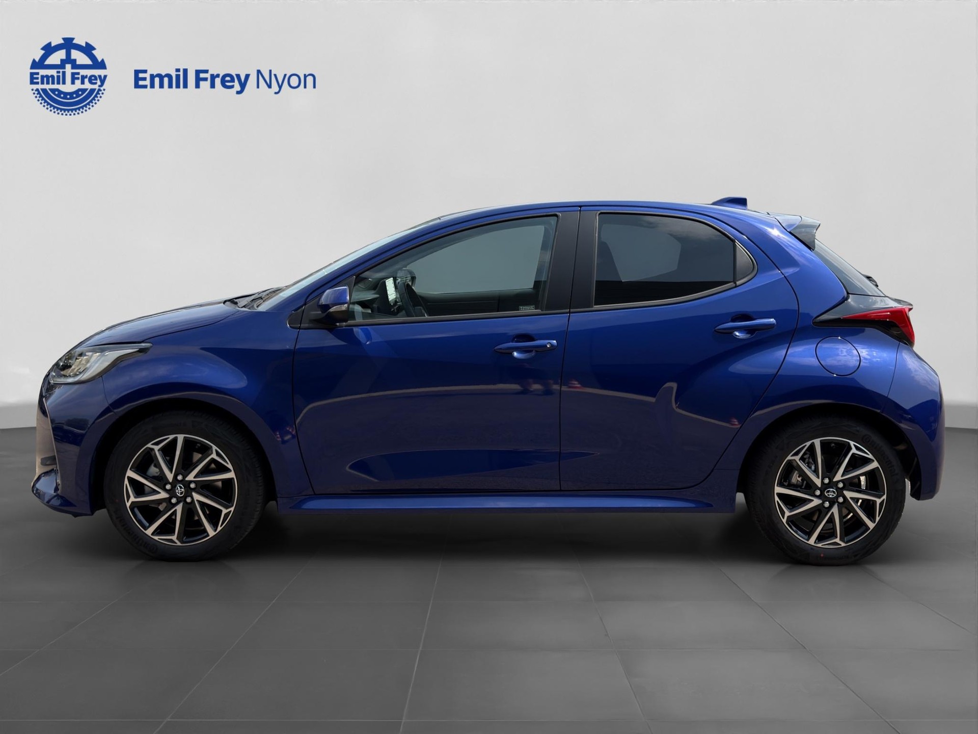 TOYOTA Yaris 1.5 VVT-i HSD Trend-image-2