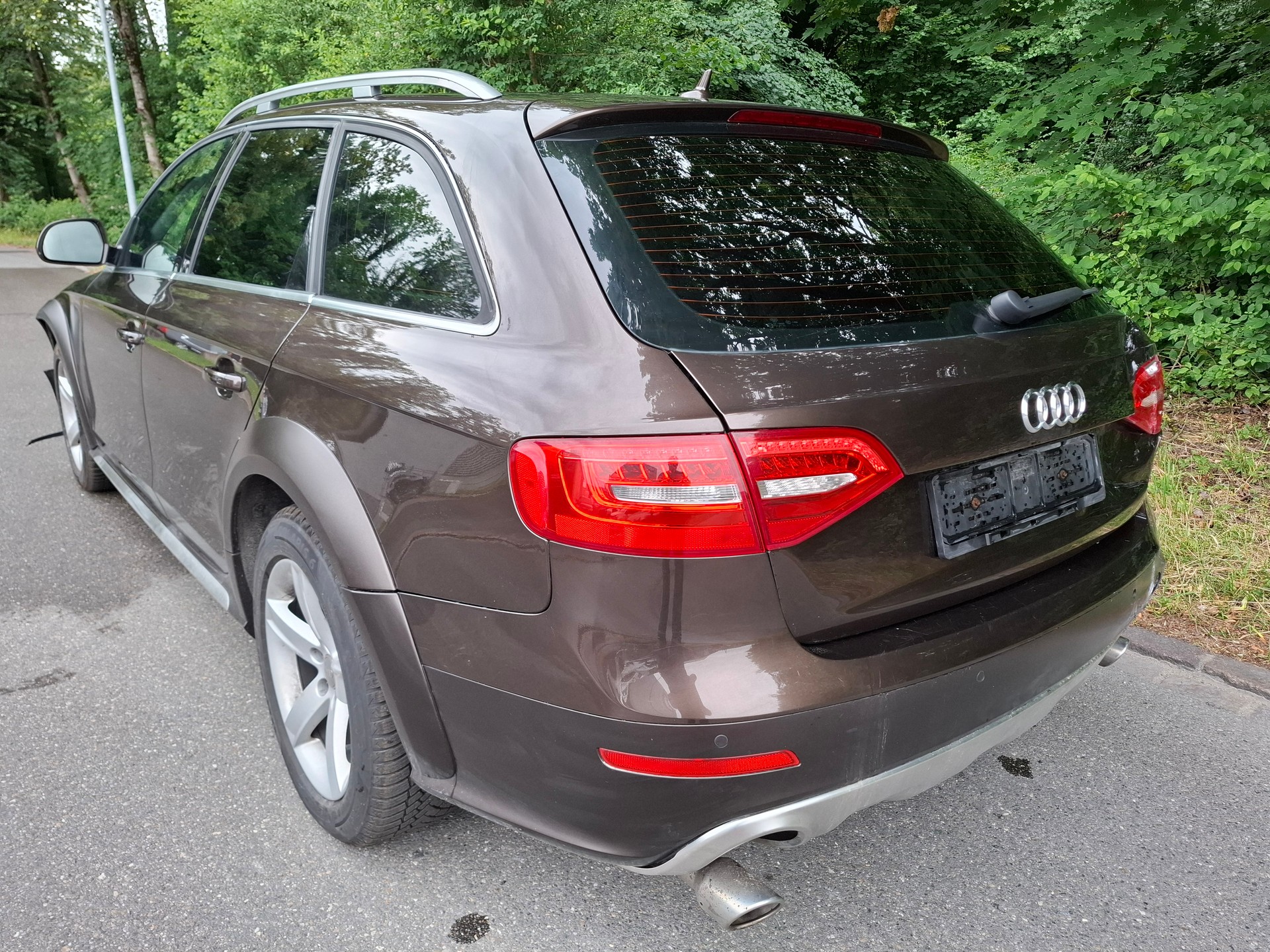AUDI A4 allroad 3.0 TDI quattro S-tronic-image-1