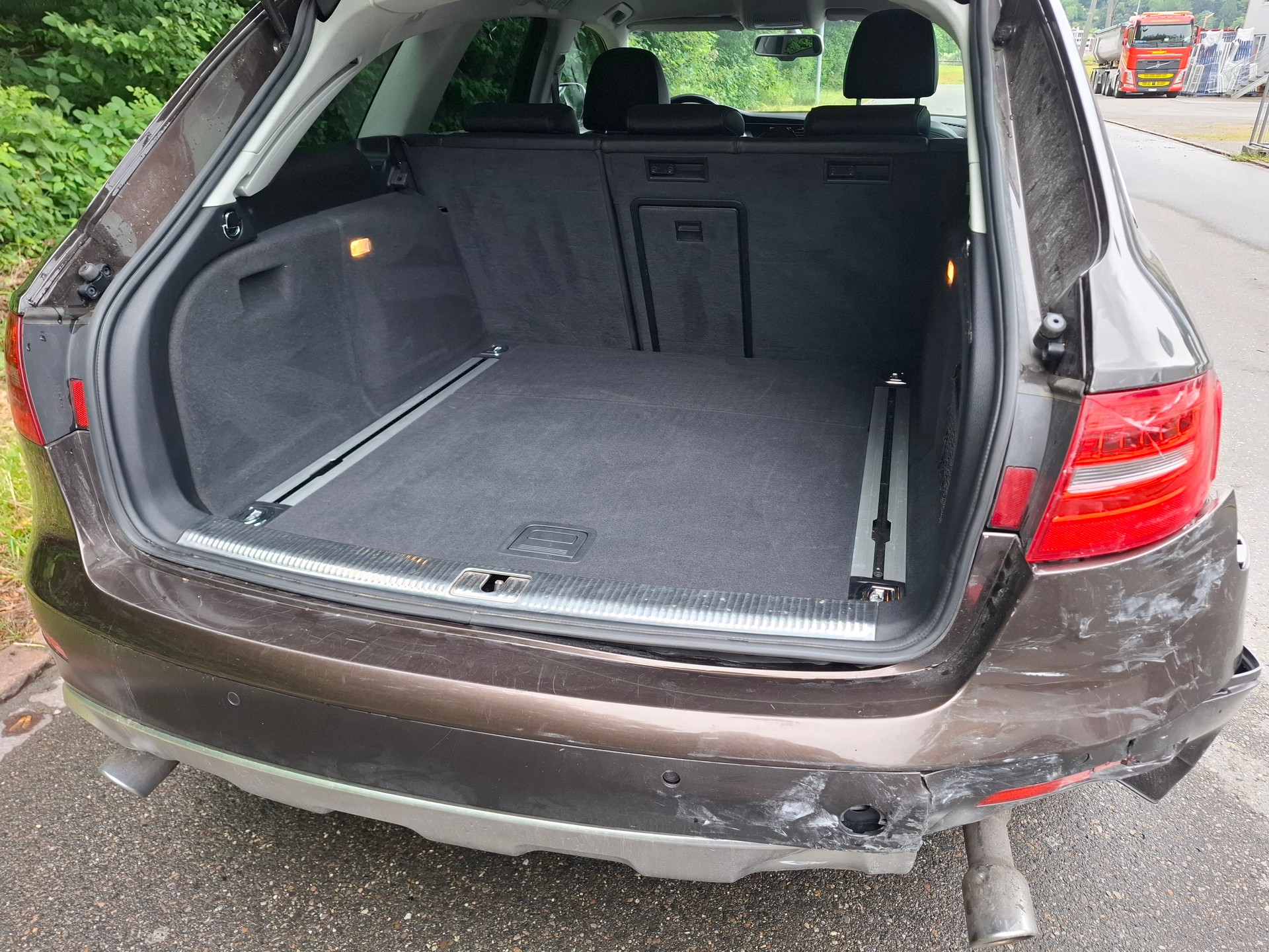 AUDI A4 allroad 3.0 TDI quattro S-tronic-image-12