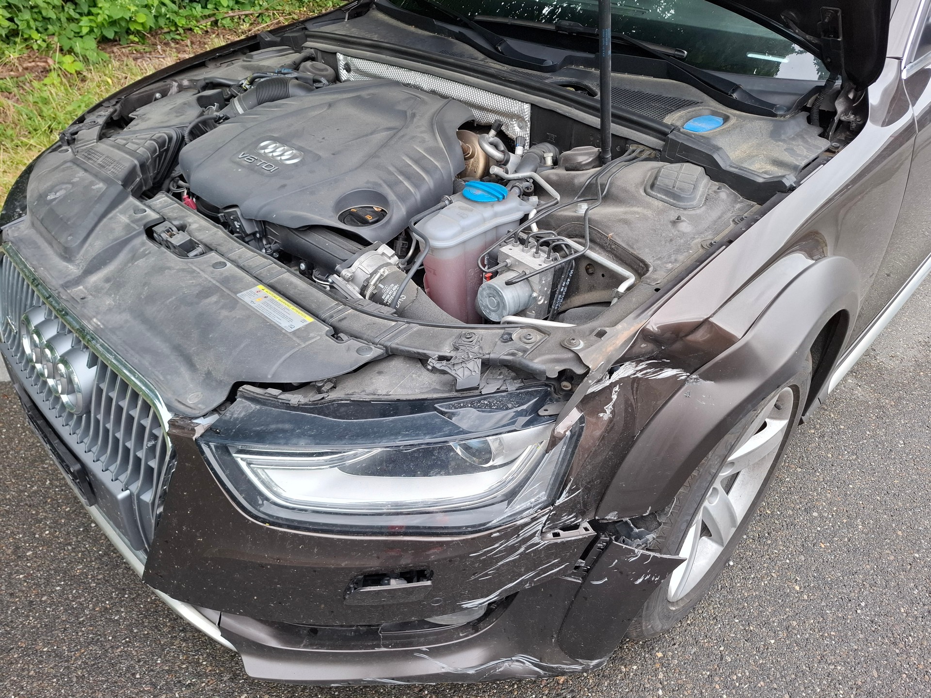 AUDI A4 allroad 3.0 TDI quattro S-tronic-image-17